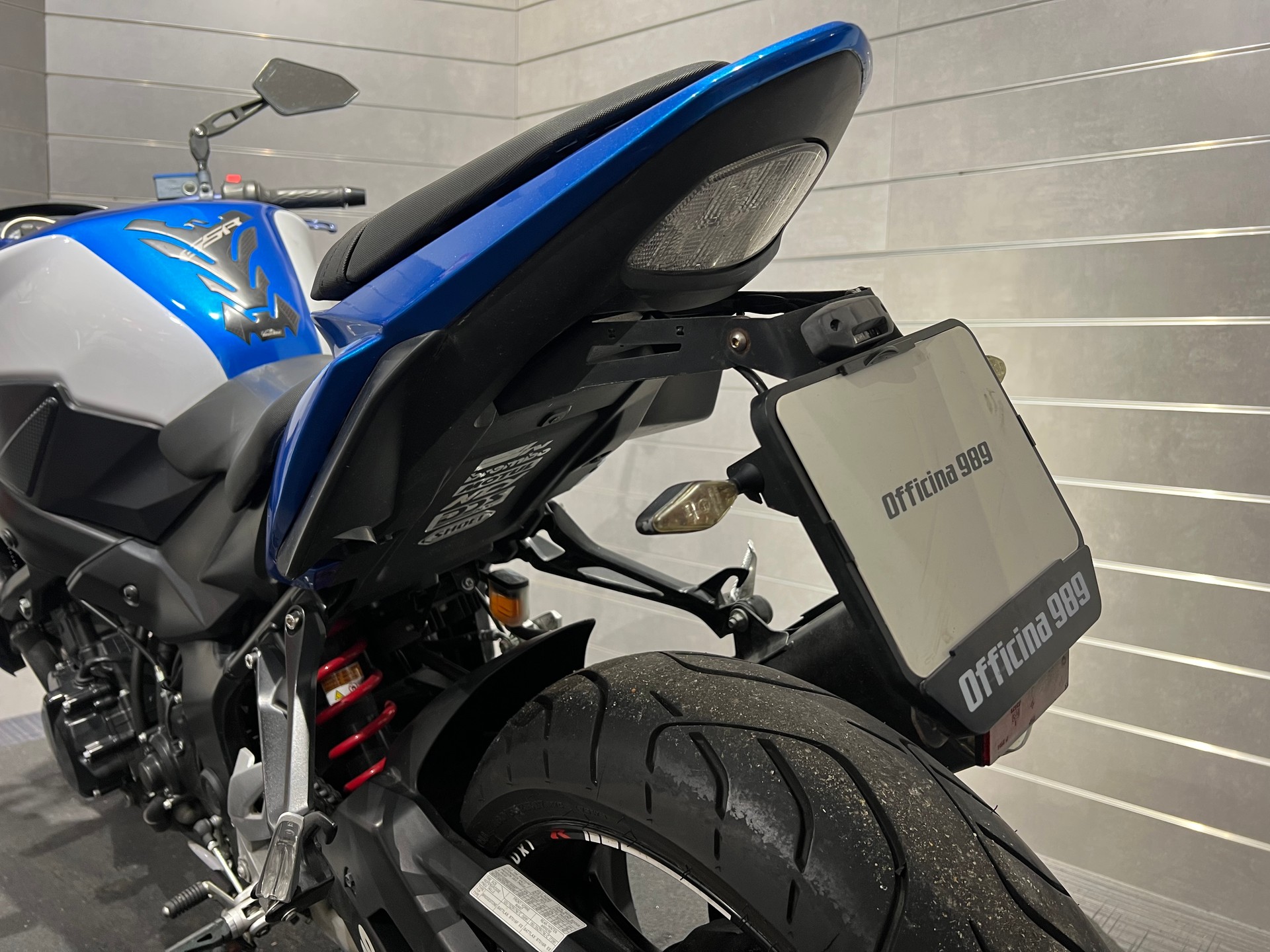 SUZUKI GSR 750 ABS-image-12