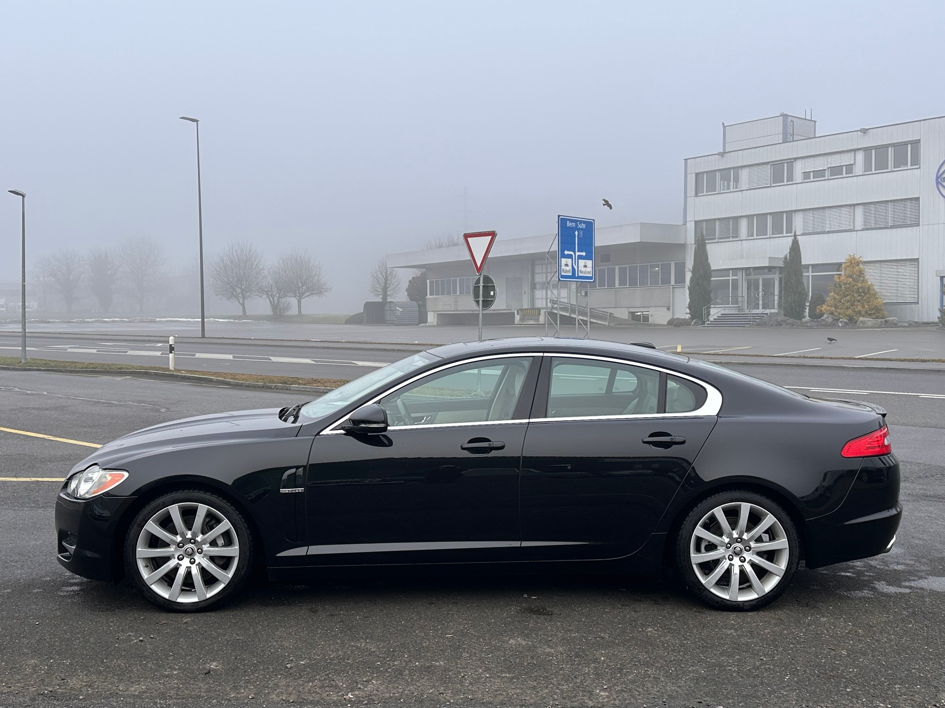 JAGUAR XF 3.0d S V6 Premium Luxury-image-10