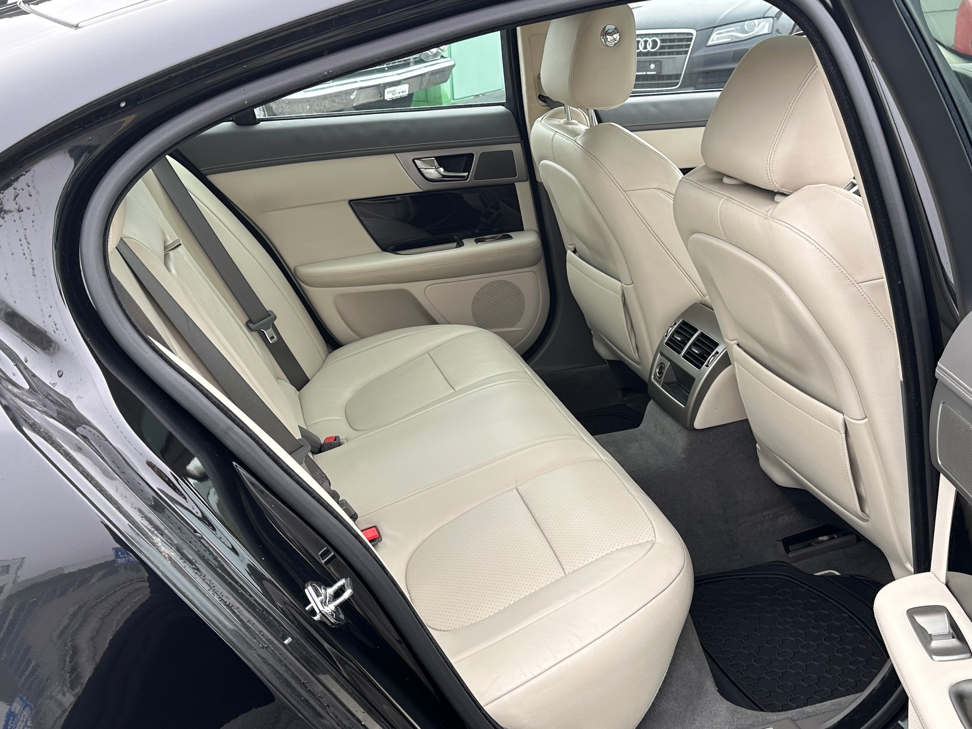 JAGUAR XF 3.0d S V6 Premium Luxury-image-5