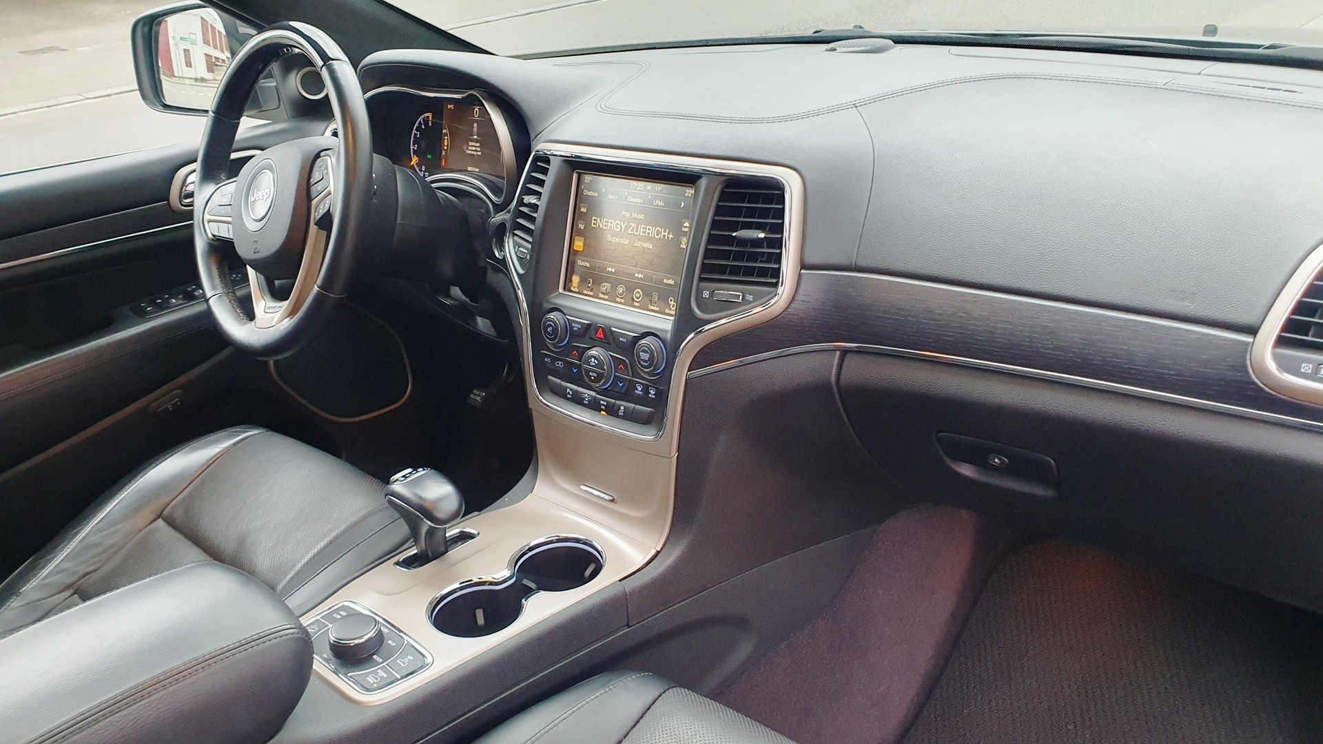 JEEP Grand Cherokee 3.0 CRD Summit Automatic-image-8