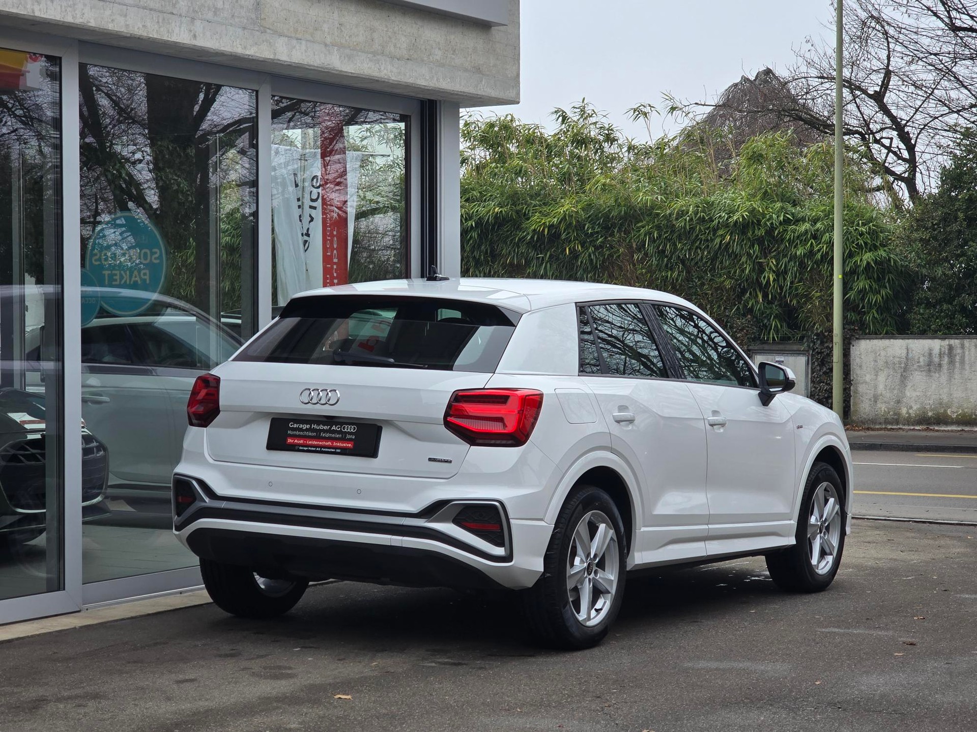 AUDI Q2 40 TFSI S line Attraction quattro S-tronic-showroom-element-2