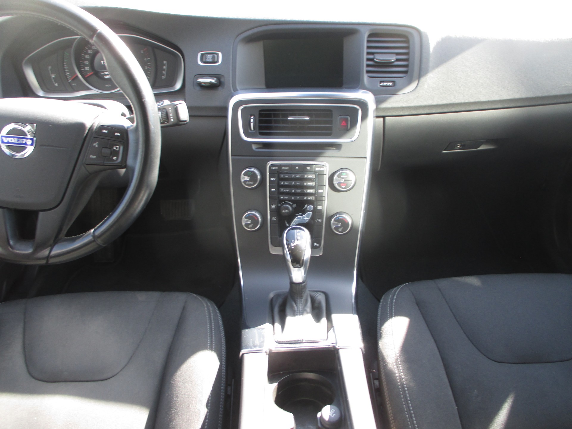 VOLVO V60 D4 AWD Geartronic-image-10