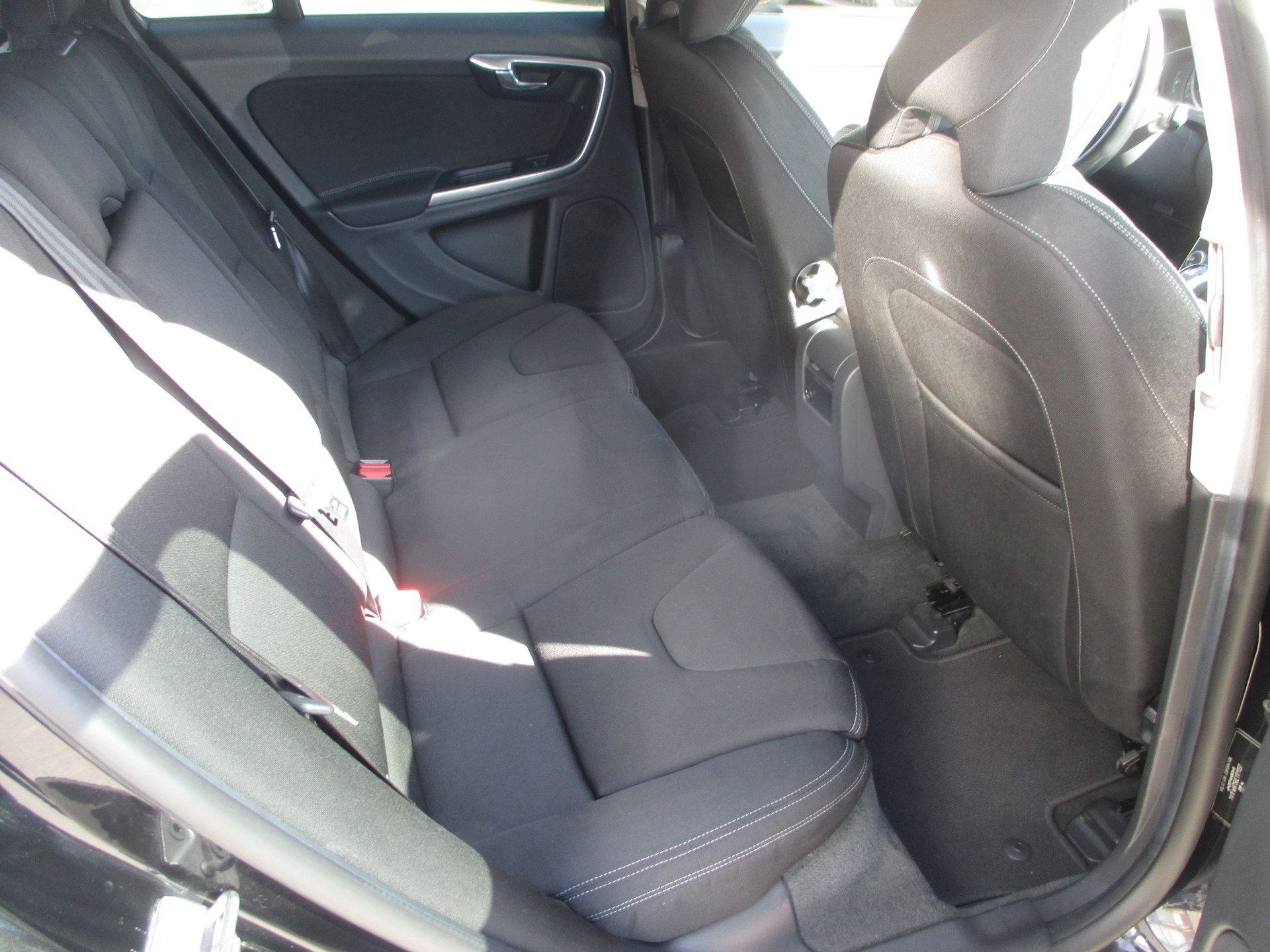 VOLVO V60 D4 AWD Geartronic-image-13