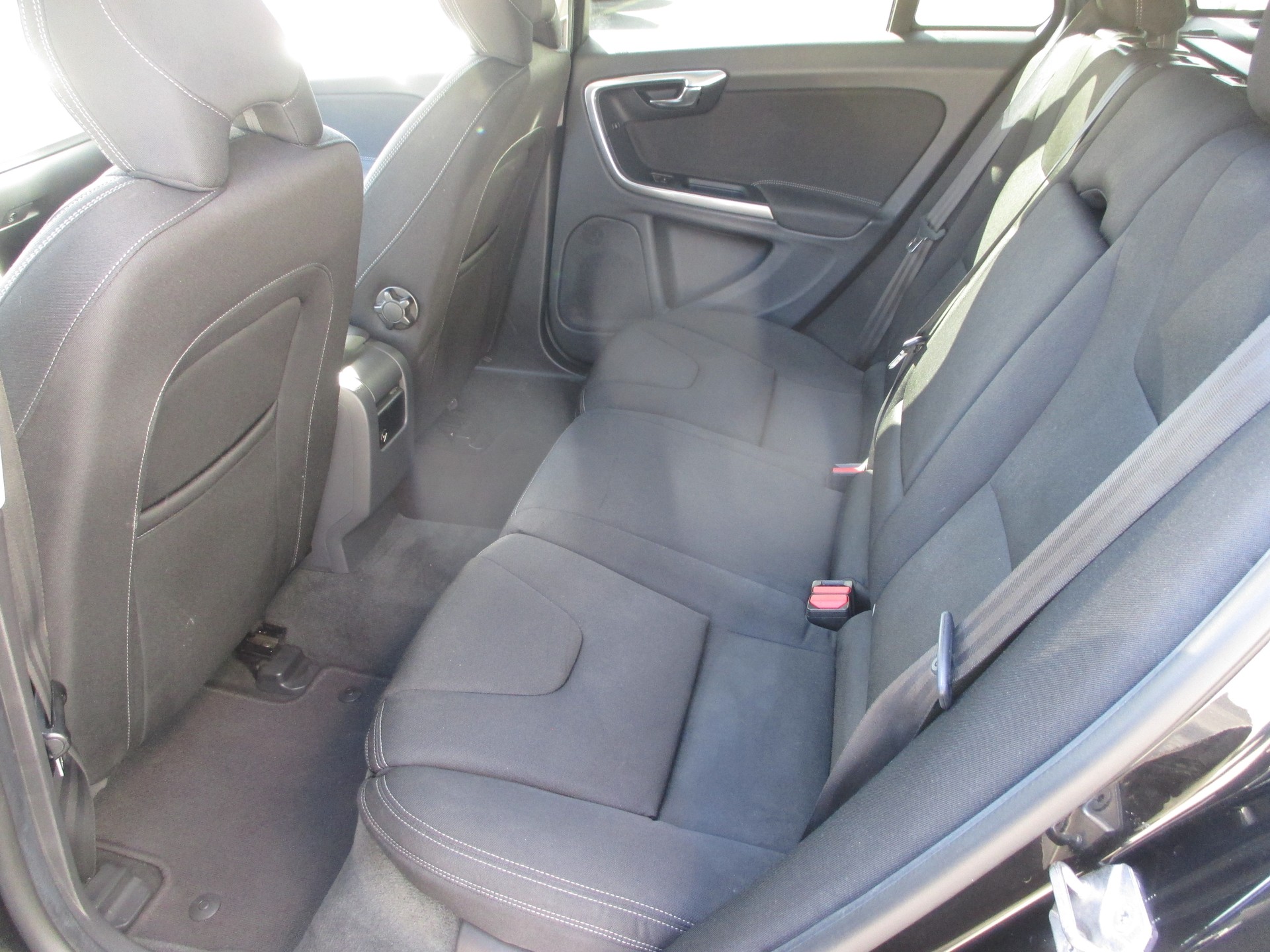VOLVO V60 D4 AWD Geartronic-image-12