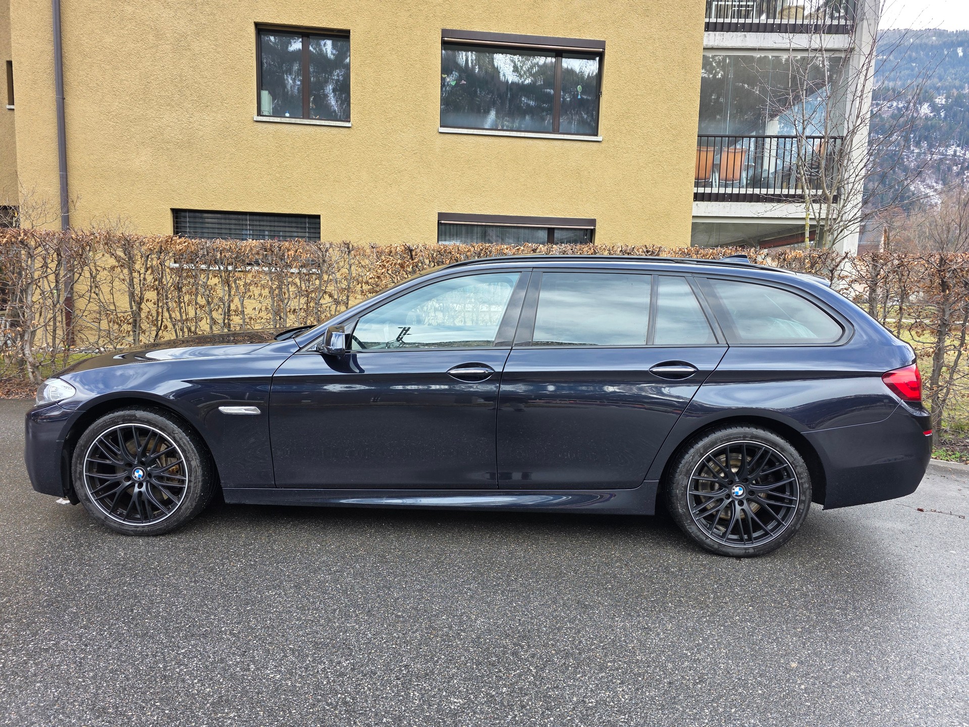 BMW 535d xDrive Touring Steptronic-image-1