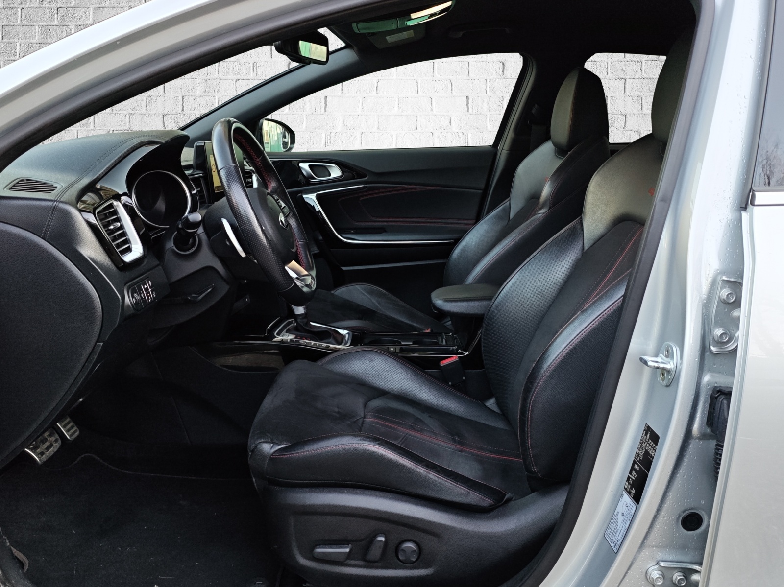KIA ProCeed 1.6 T-GDi GT DCT-image-8