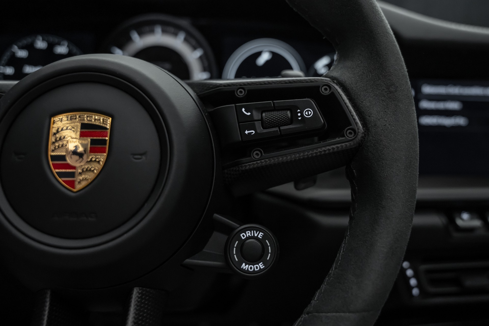 PORSCHE 911 Carrera 4 GTS PDK-image-23