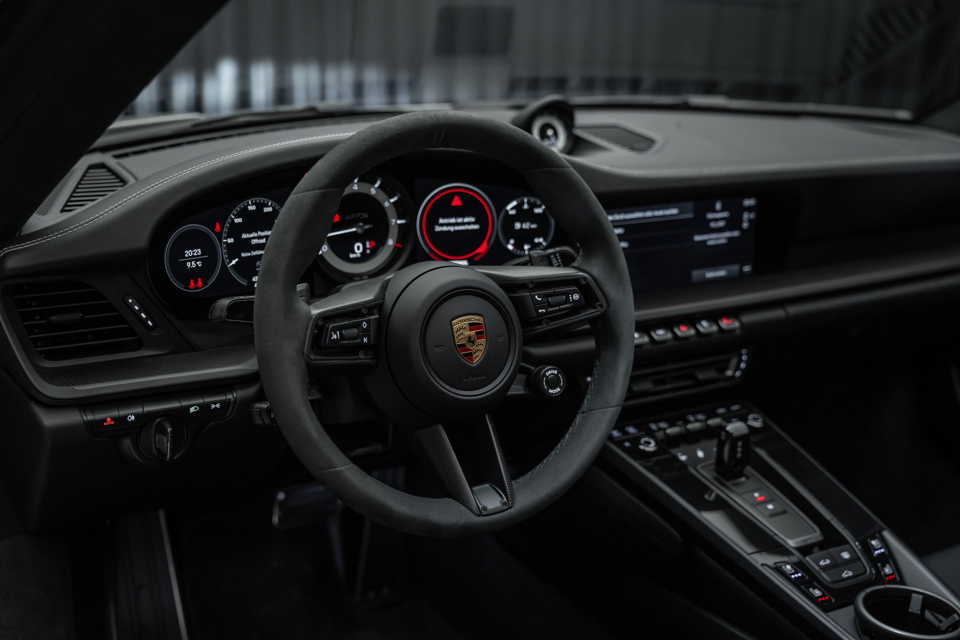 PORSCHE 911 Carrera 4 GTS PDK-image-19
