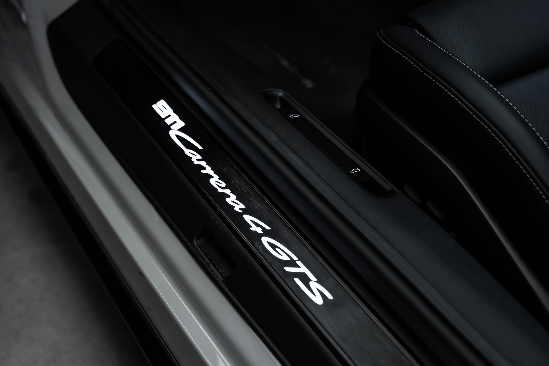 PORSCHE 911 Carrera 4 GTS PDK-image-12