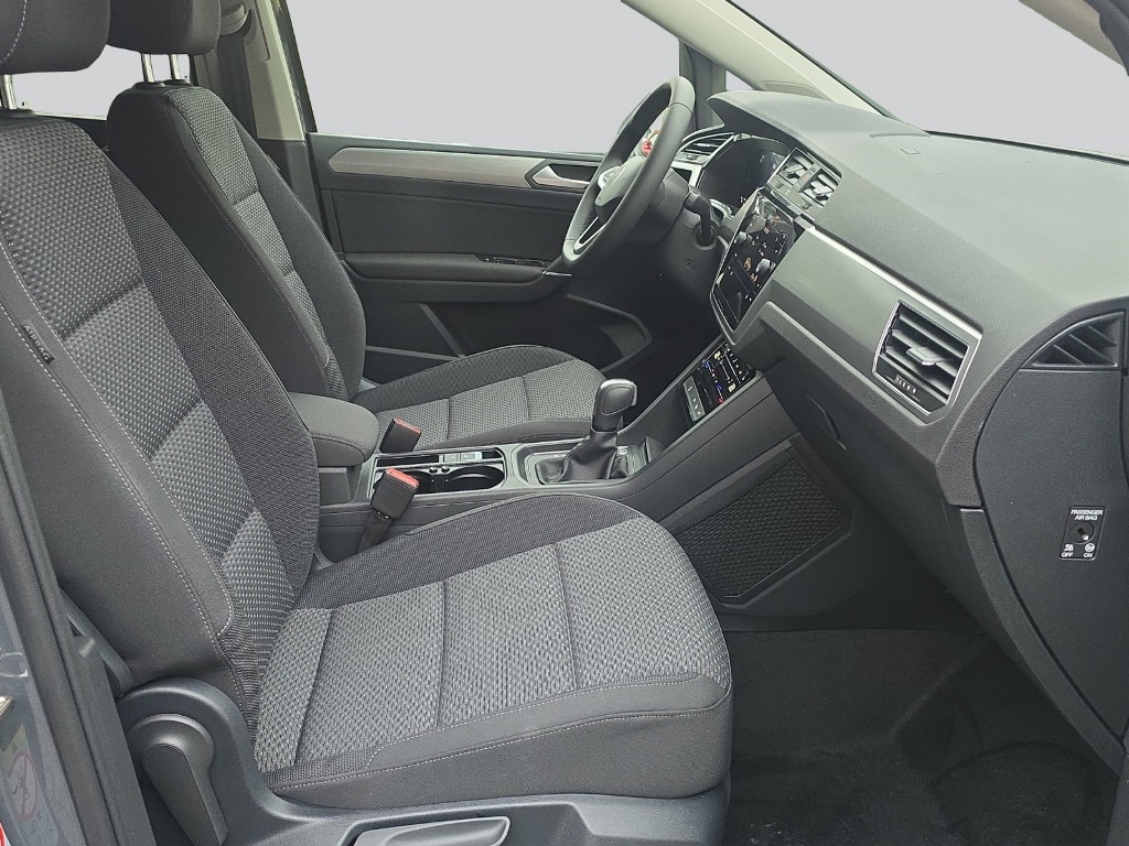 VW Touran 1.5 TSI Comfortline R-Line 7-Plätzer DSG-image-9