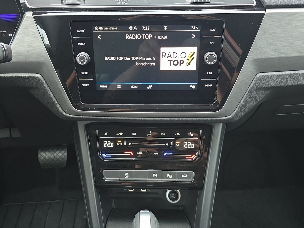 VW Touran 1.5 TSI Comfortline R-Line 7-Plätzer DSG-image-15