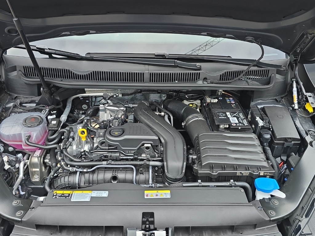 VW Touran 1.5 TSI Comfortline R-Line 7-Plätzer DSG-image-24