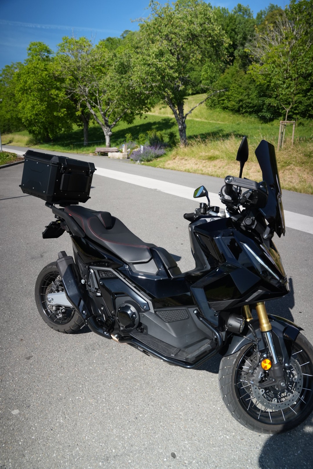HONDA X-ADV 750-image-1