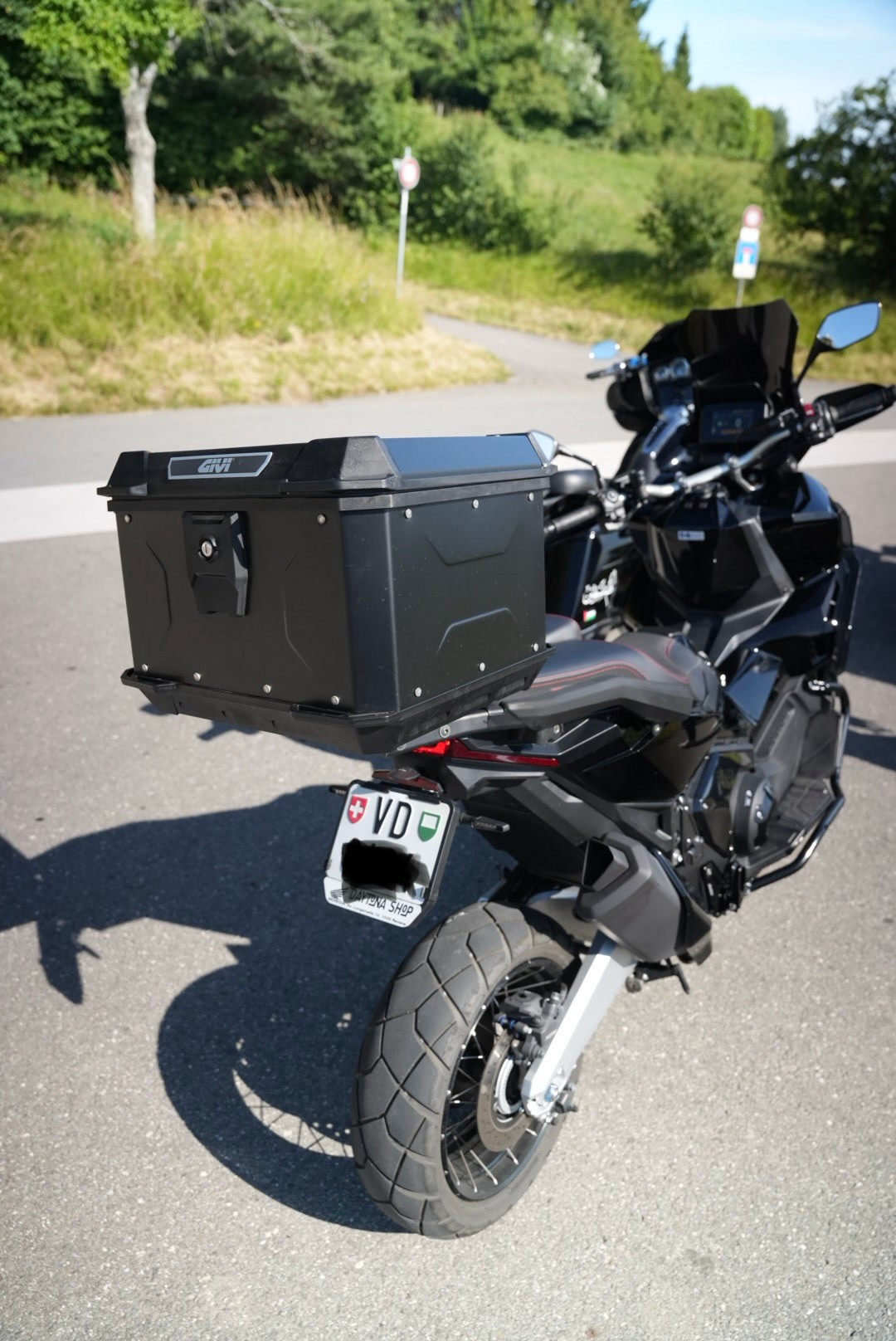 HONDA X-ADV 750-image-2