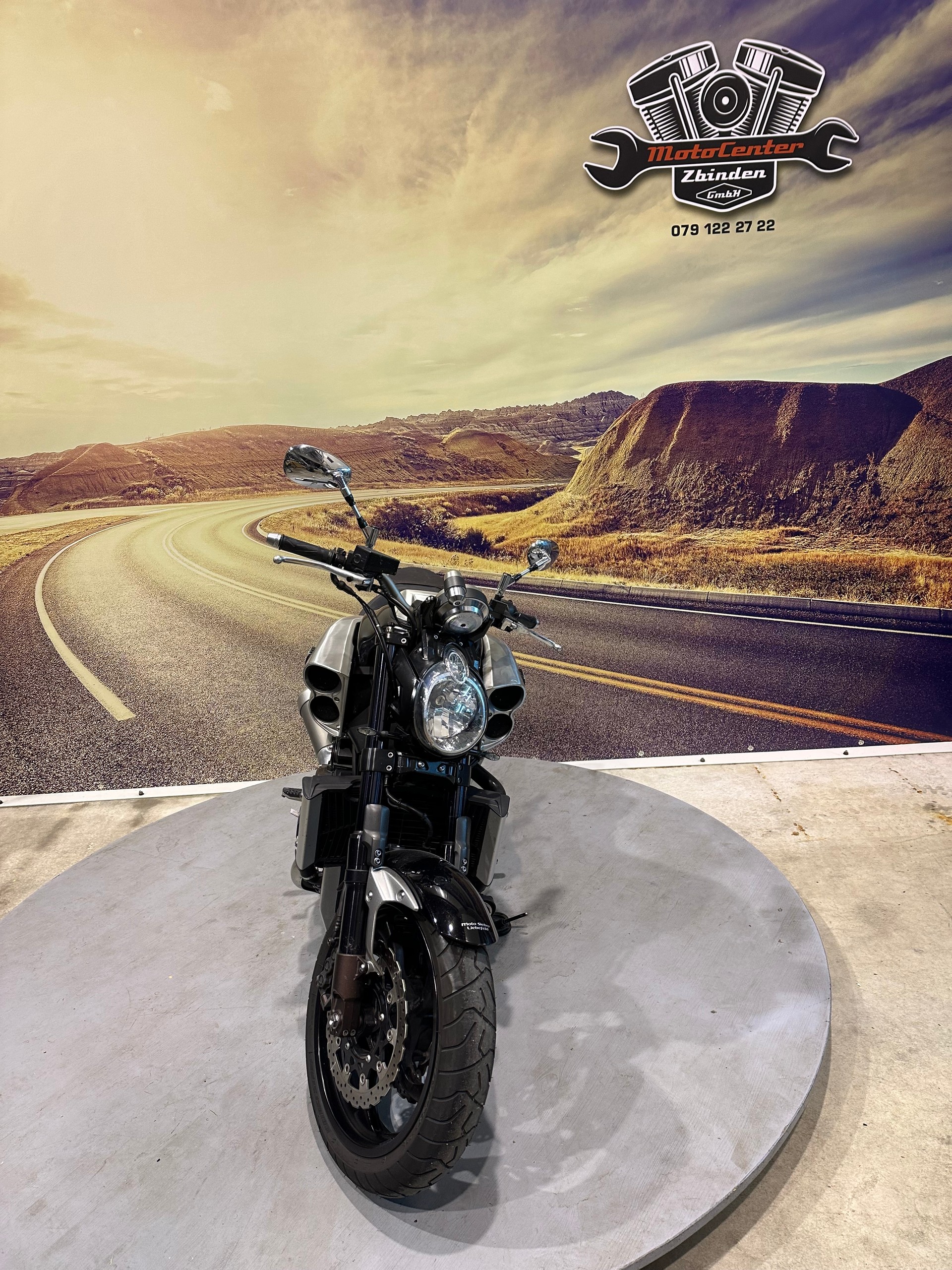 YAMAHA V-MAX-image-2