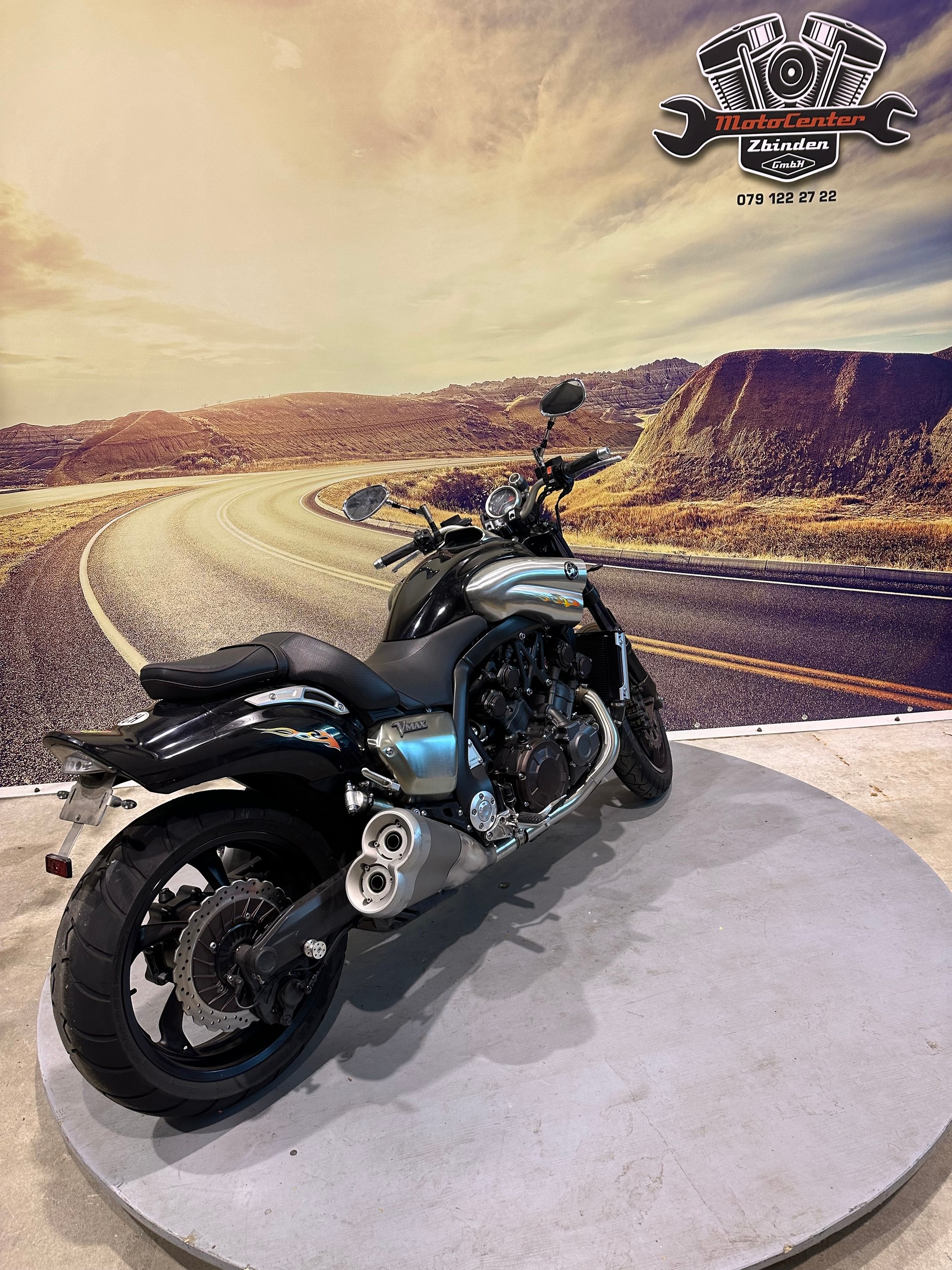 YAMAHA V-MAX-image-3