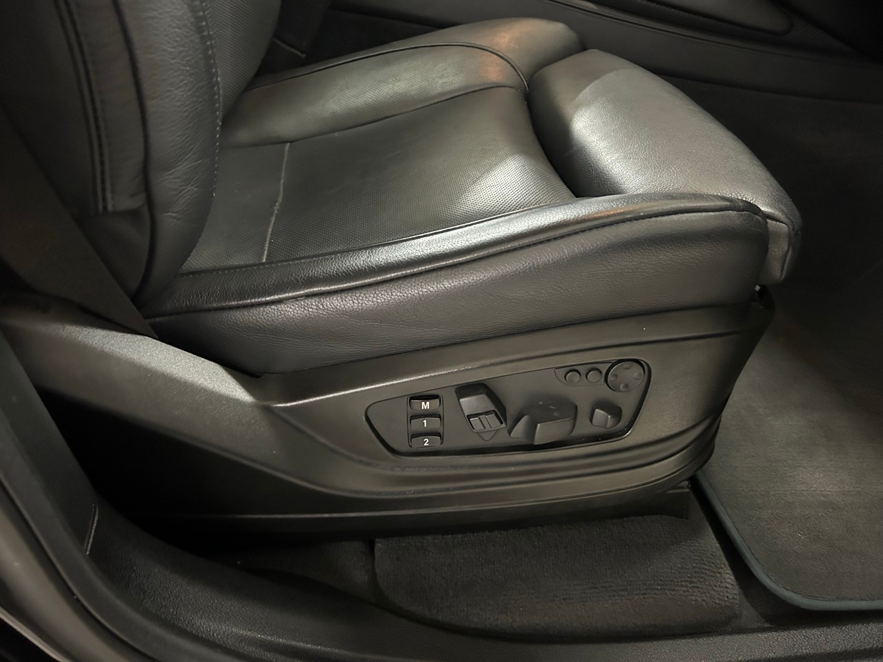 BMW X5M-image-10