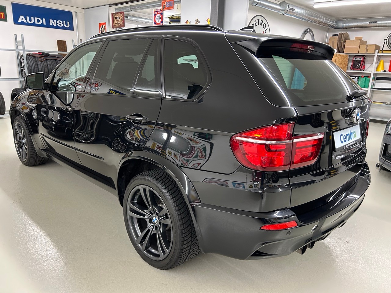 BMW X5M-image-4