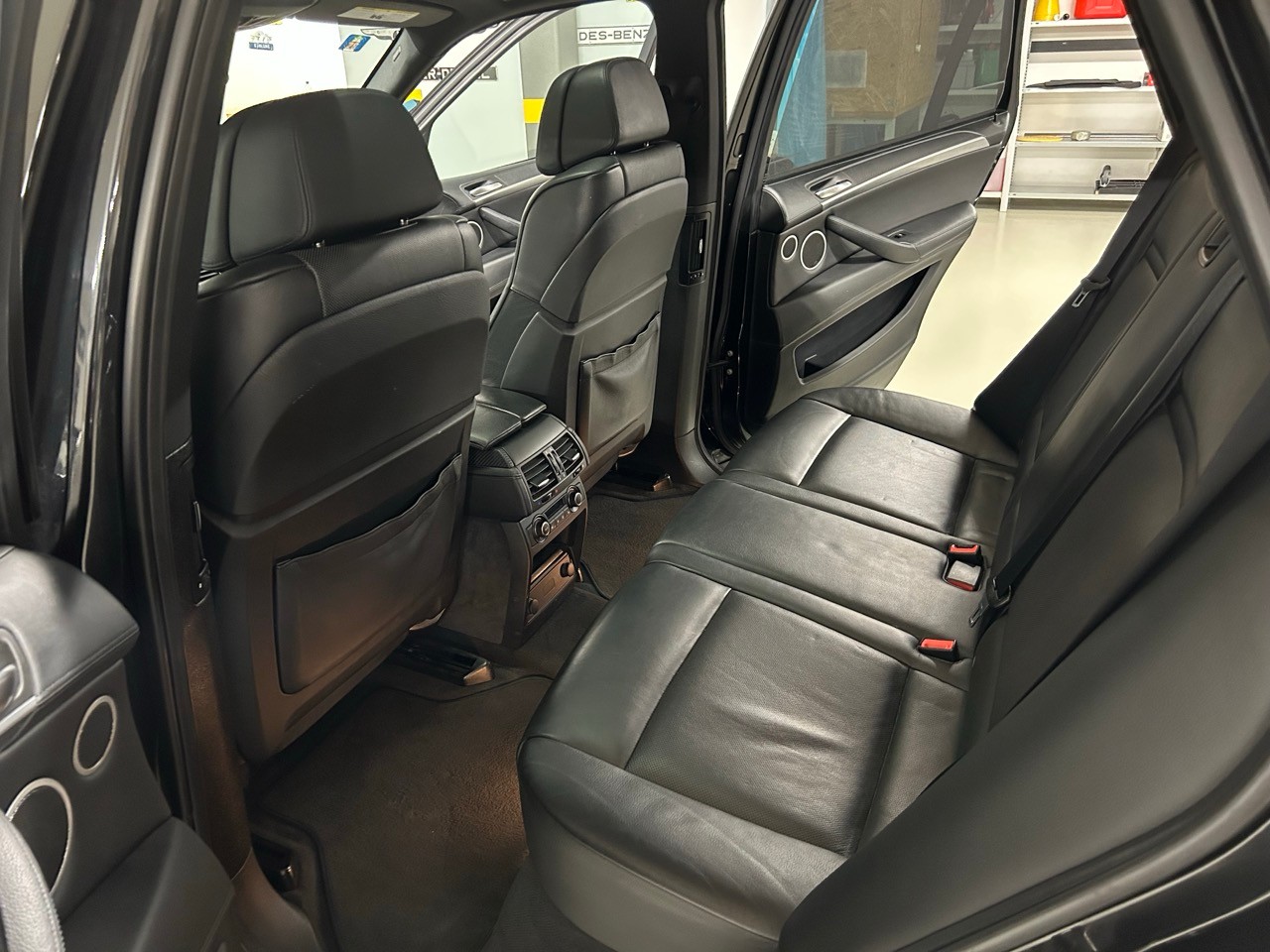 BMW X5M-image-12