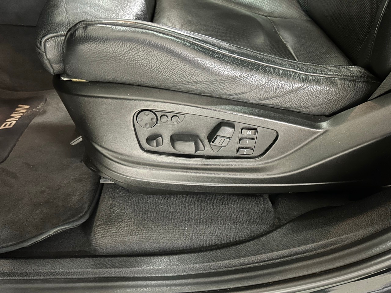 BMW X5M-image-9