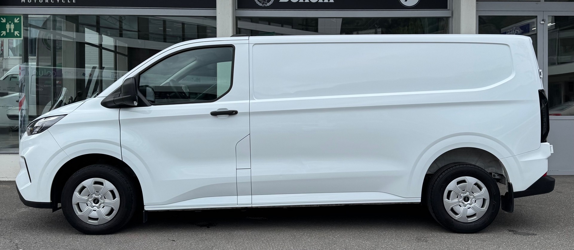 FORD Transit Custom 320 L2H1 Trend Automat 4x4-image-4