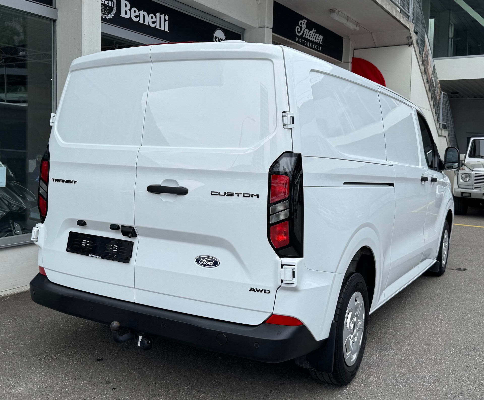 FORD Transit Custom 320 L2H1 Trend Automat 4x4-image-6