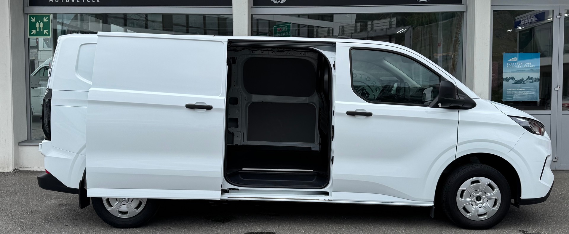 FORD Transit Custom 320 L2H1 Trend Automat 4x4-showroom-element-2
