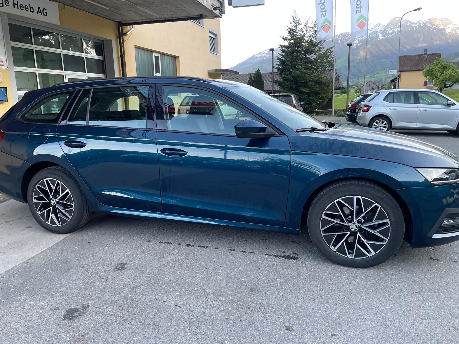 SKODA Octavia Combi 1.5 TSI ACT EVO Ambition-image-4