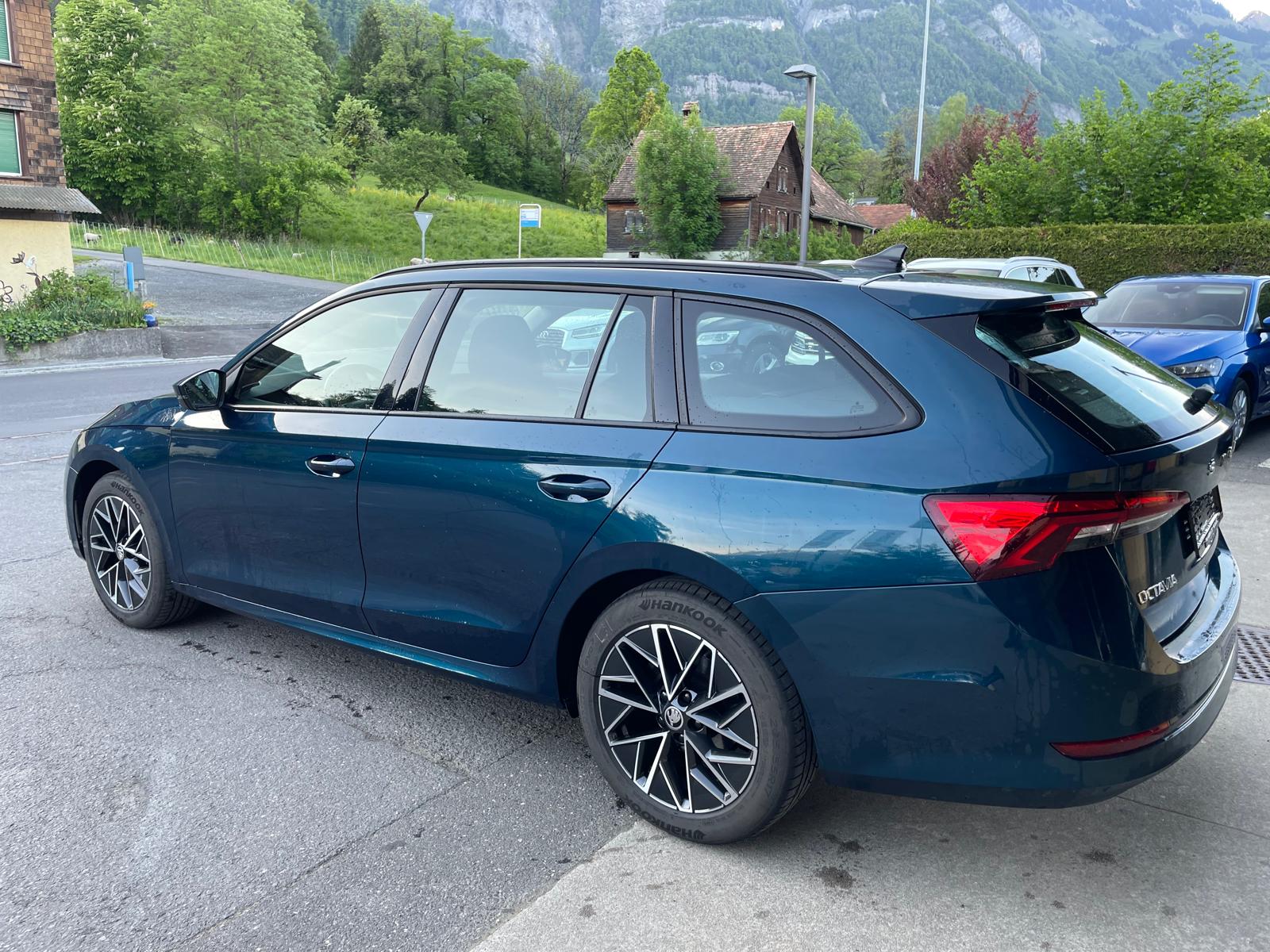 SKODA Octavia Combi 1.5 TSI ACT EVO Ambition-image-1