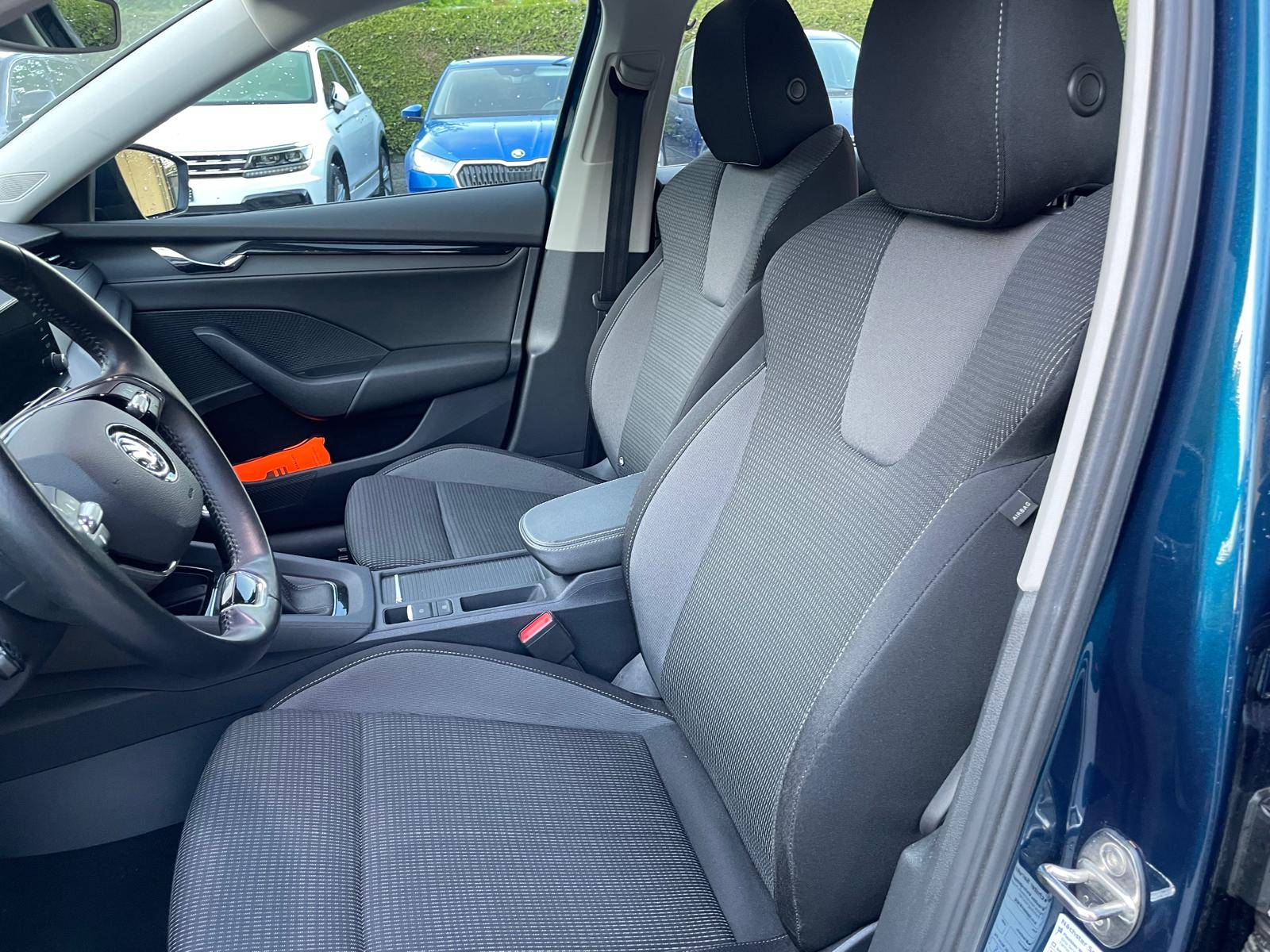 SKODA Octavia Combi 1.5 TSI ACT EVO Ambition-image-6