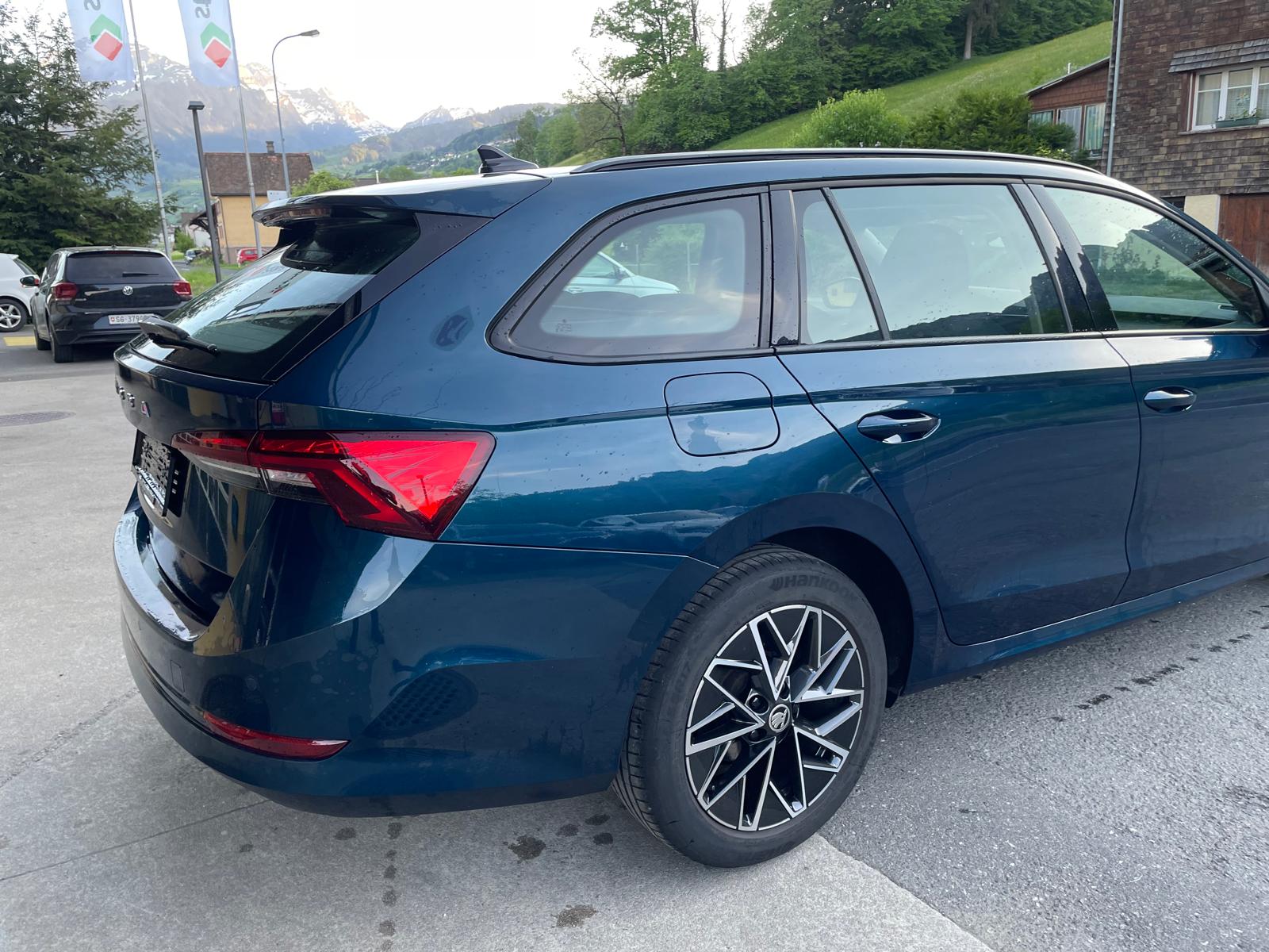 SKODA Octavia Combi 1.5 TSI ACT EVO Ambition-image-5