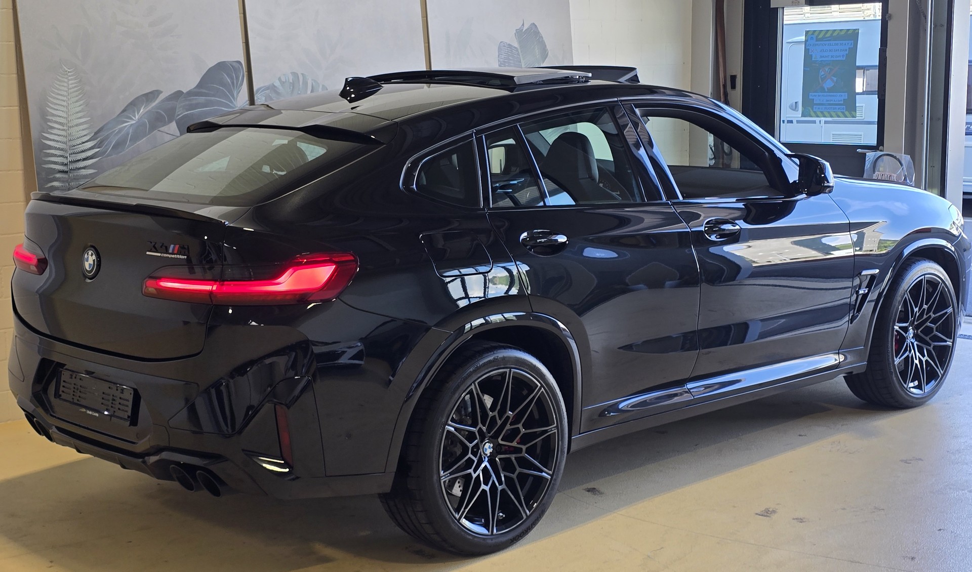 BMW X4M xDrive M Competition Steptronic-showroom-element-3