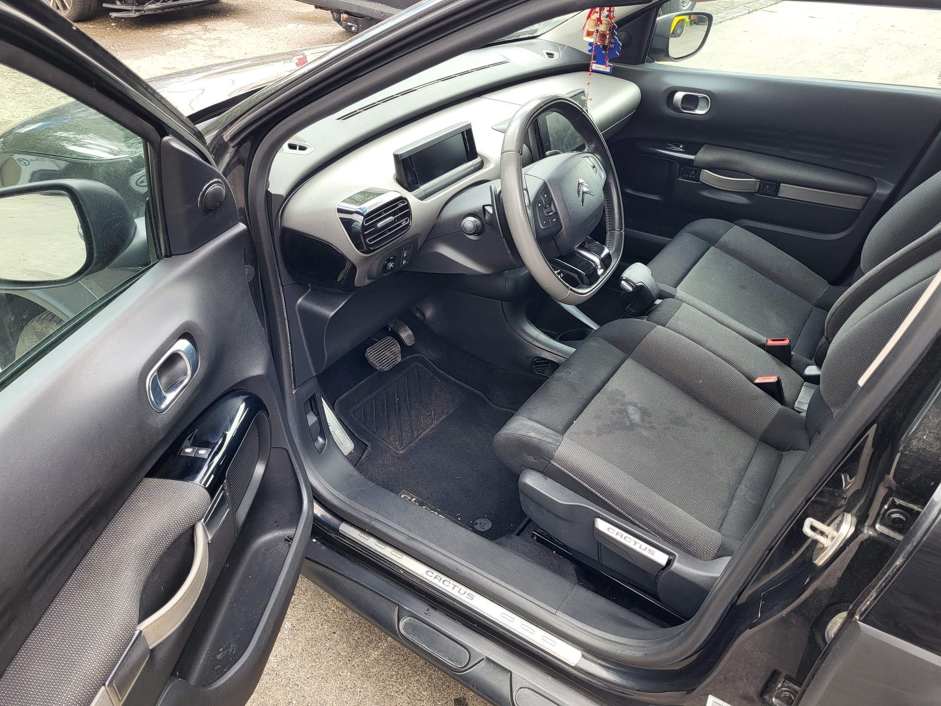 CITROEN C4 Cactus 1.6 BlueHDi Feel ETG6-image-12