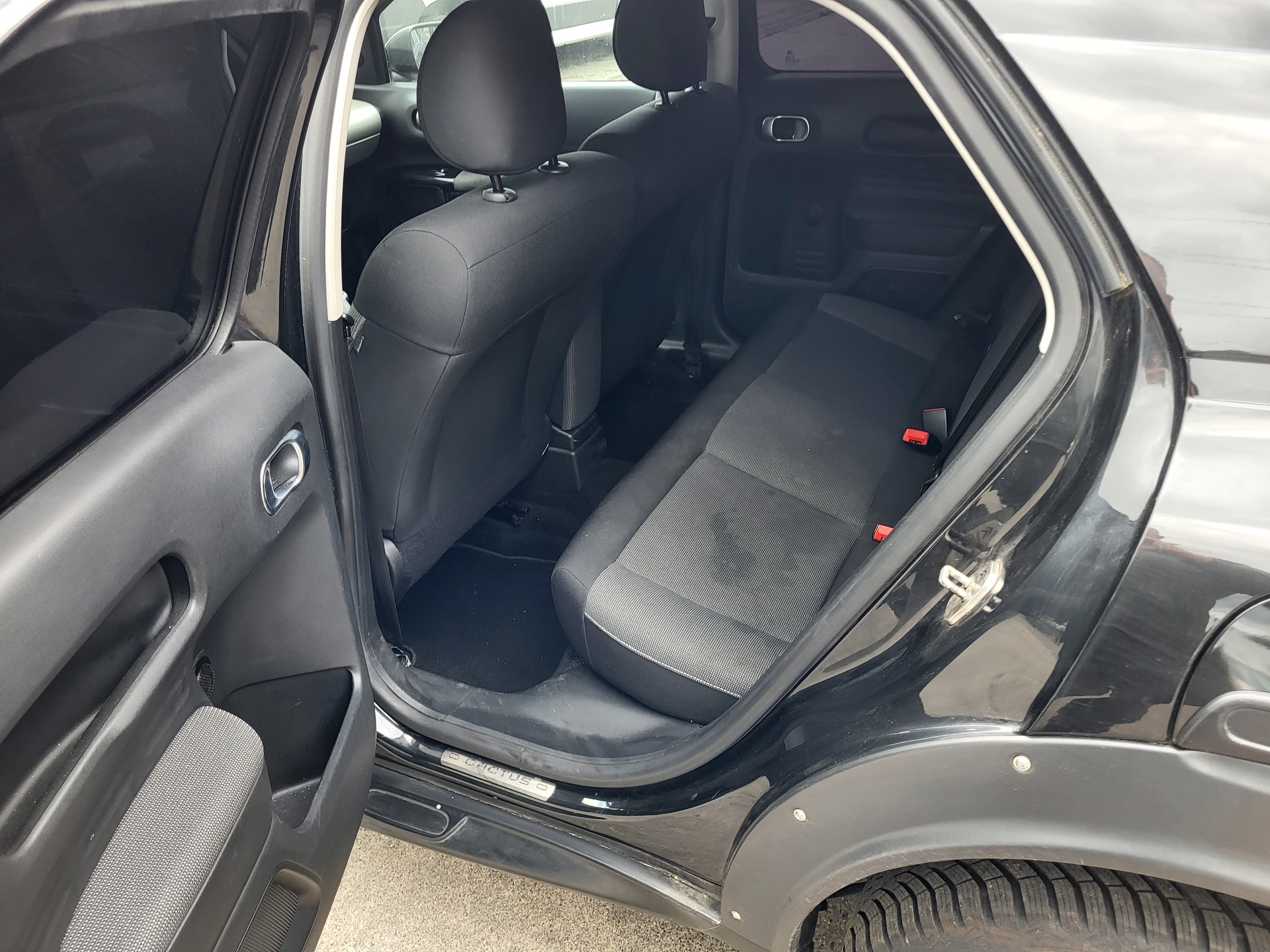 CITROEN C4 Cactus 1.6 BlueHDi Feel ETG6-image-9