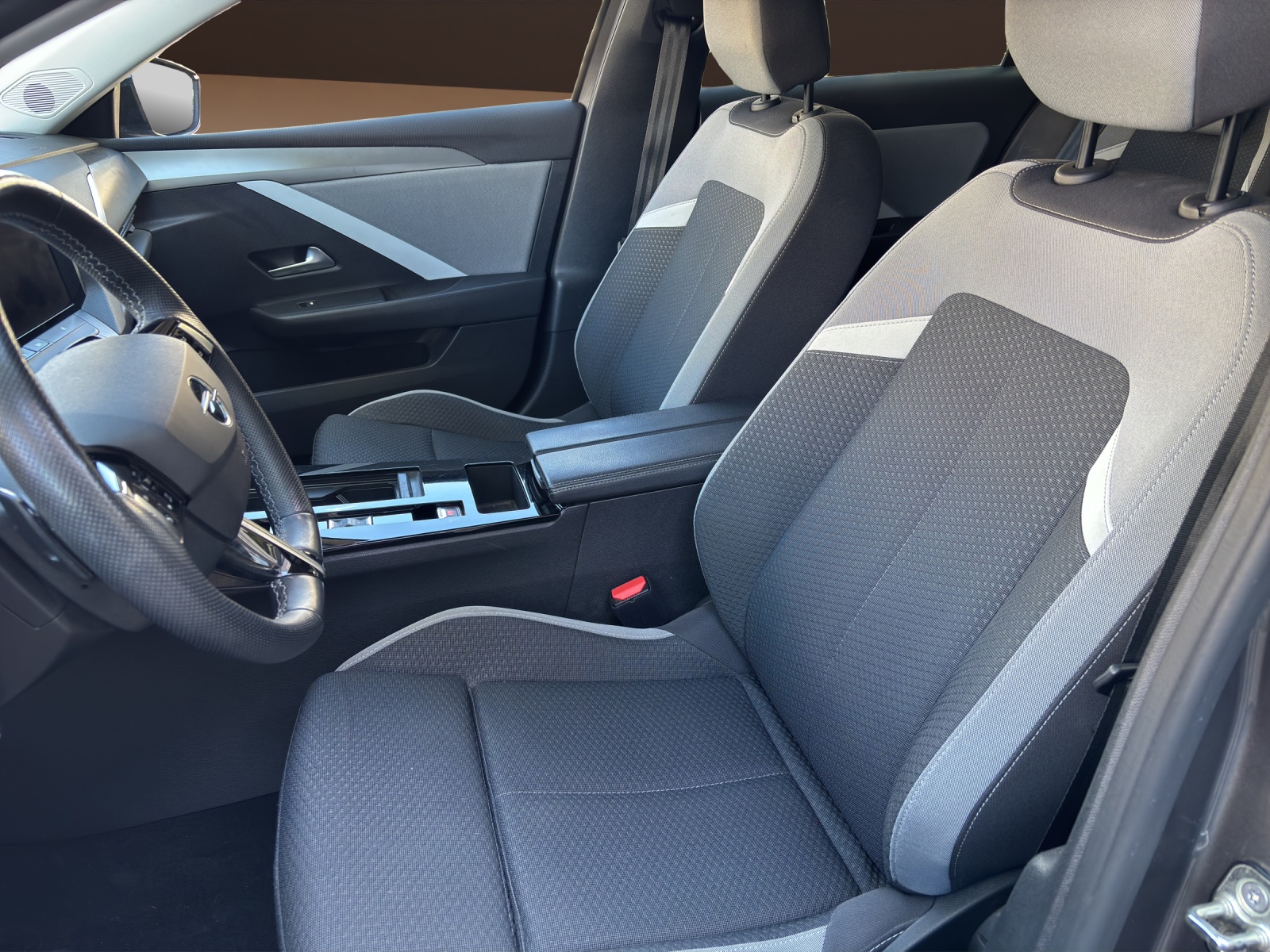 OPEL Astra 1.6 PHEV Turbo Swiss A-image-9