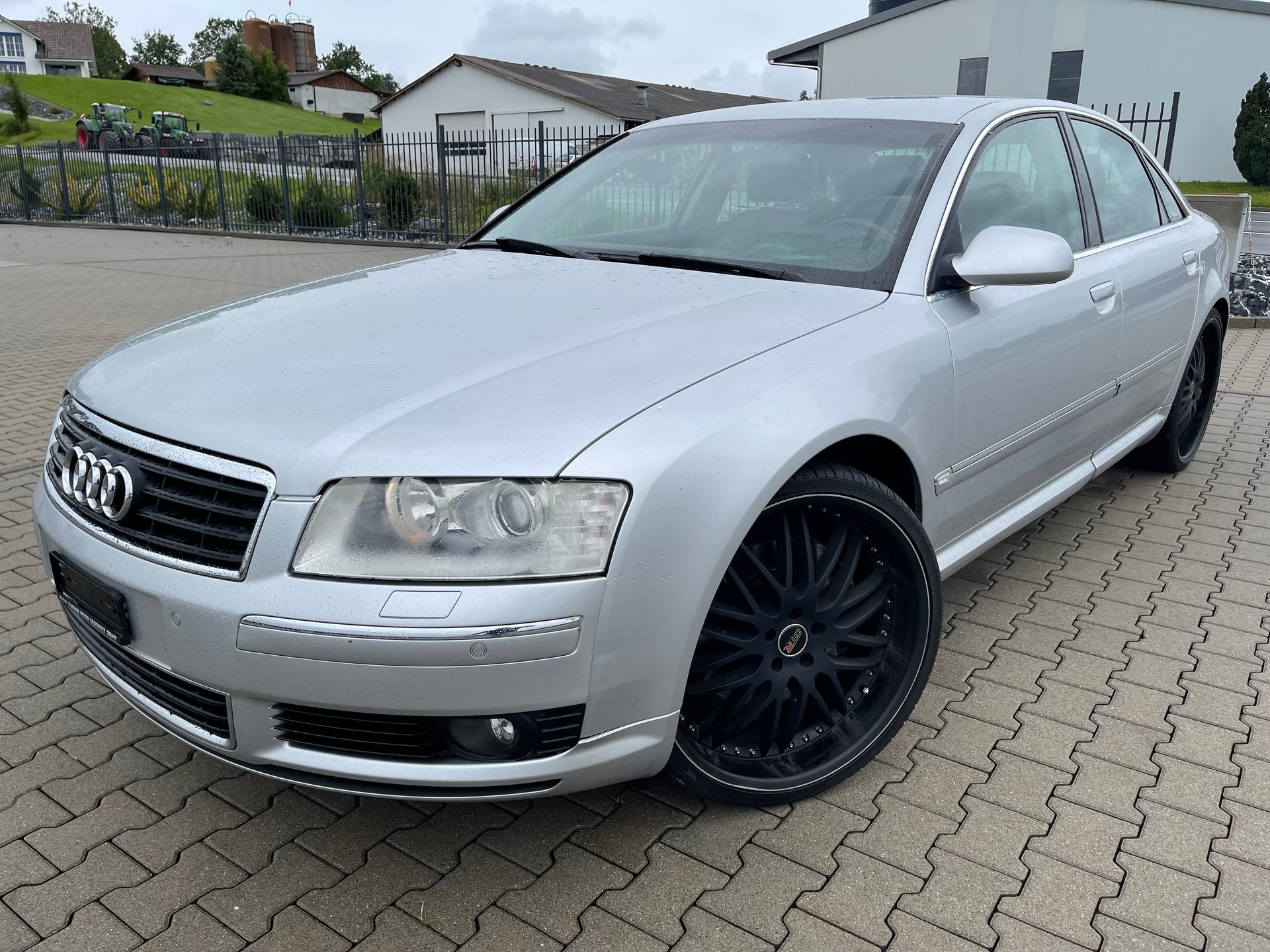 AUDI A8 4.2 quattro tiptronic