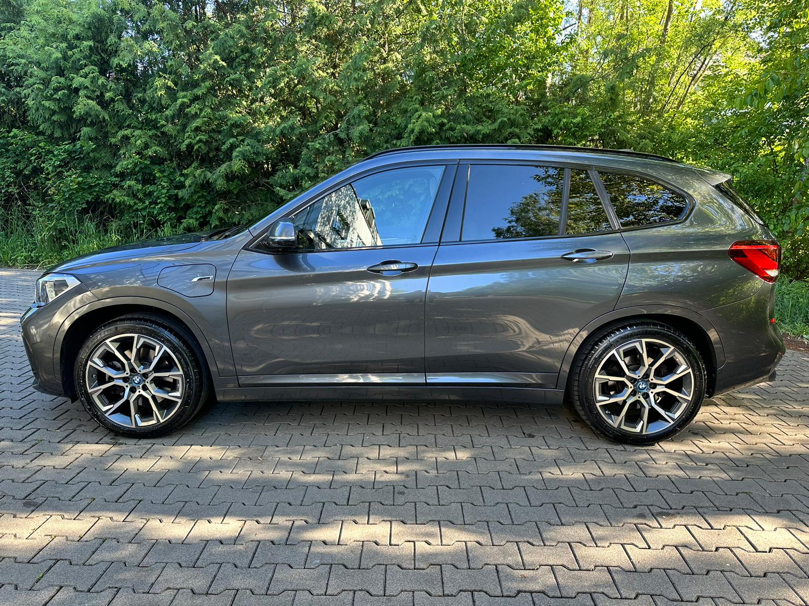 BMW X1 xDrive 25e M Sport Steptronic-showroom-element-1