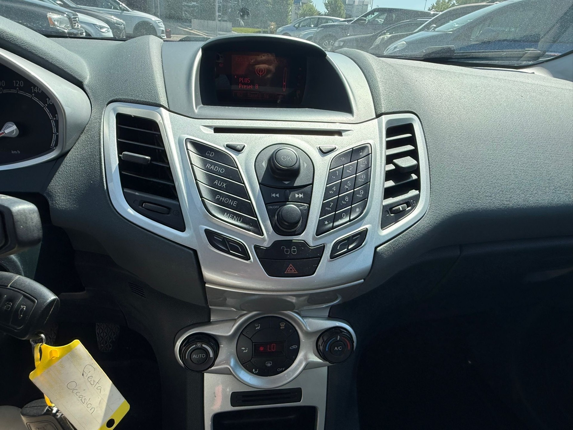 FORD Fiesta 1.4 16V Trend-image-10