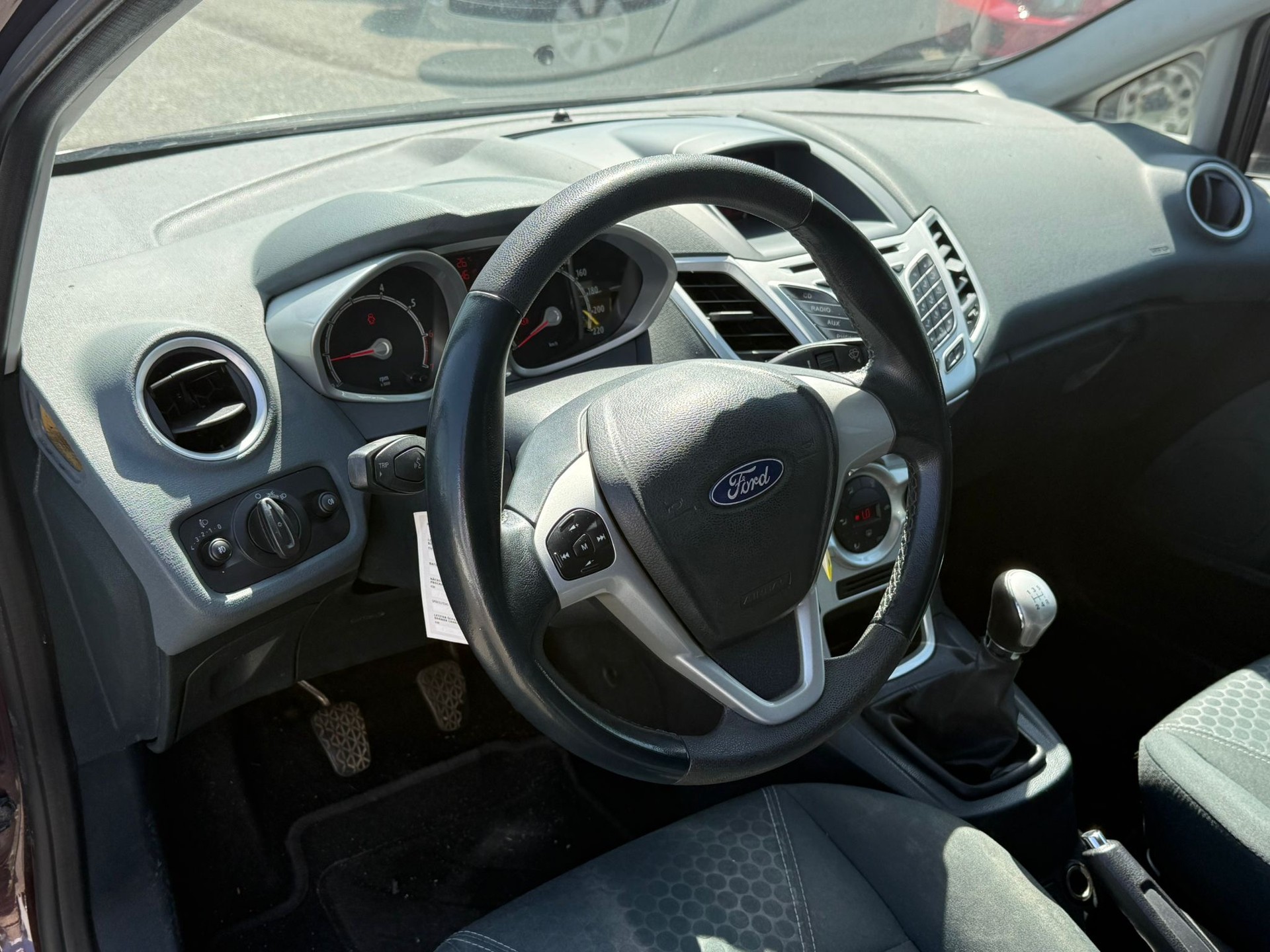 FORD Fiesta 1.4 16V Trend-image-14