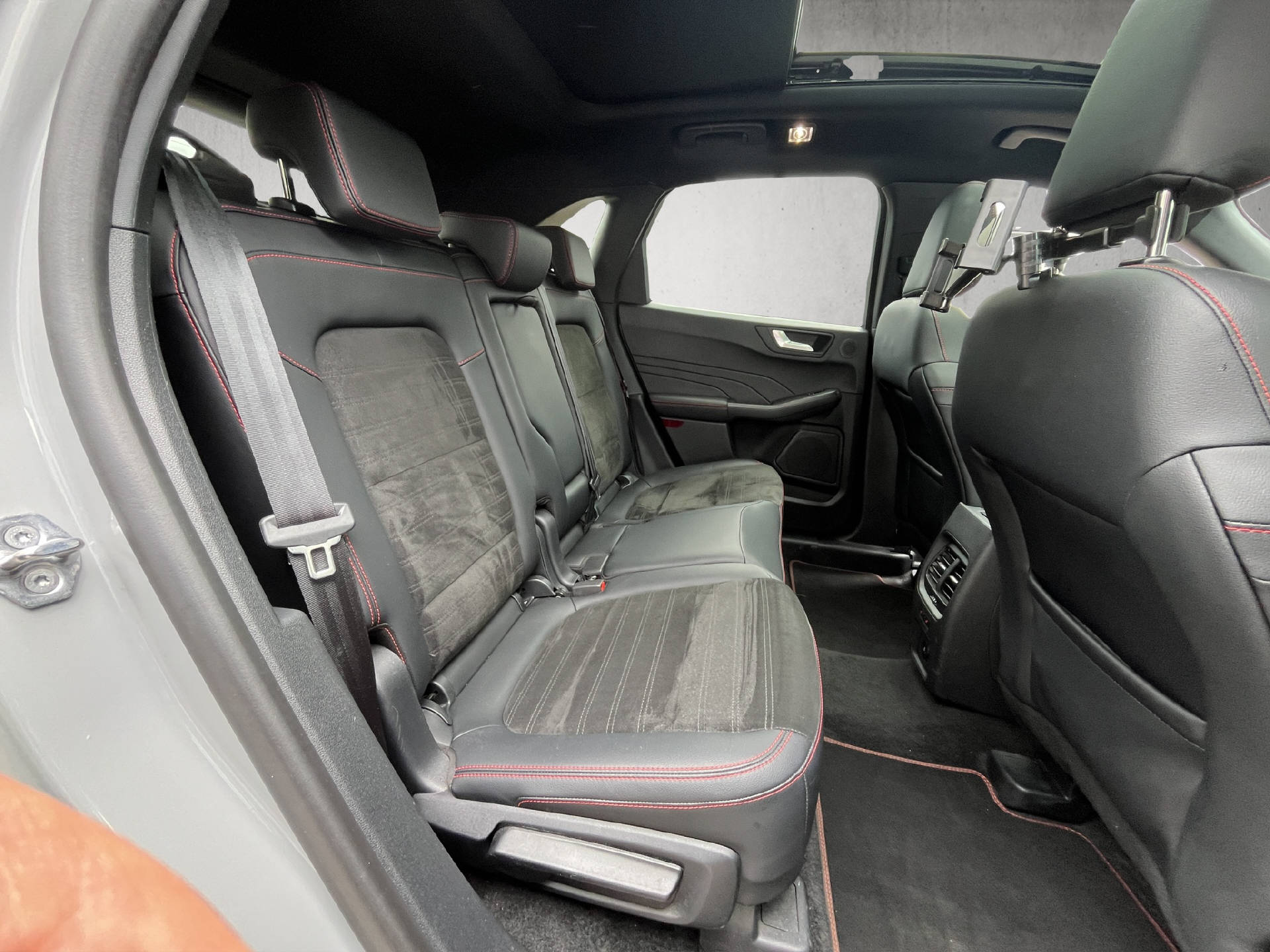 FORD Kuga 2.5 Plug-in Hybrid Graphite Tech Edition-image-19