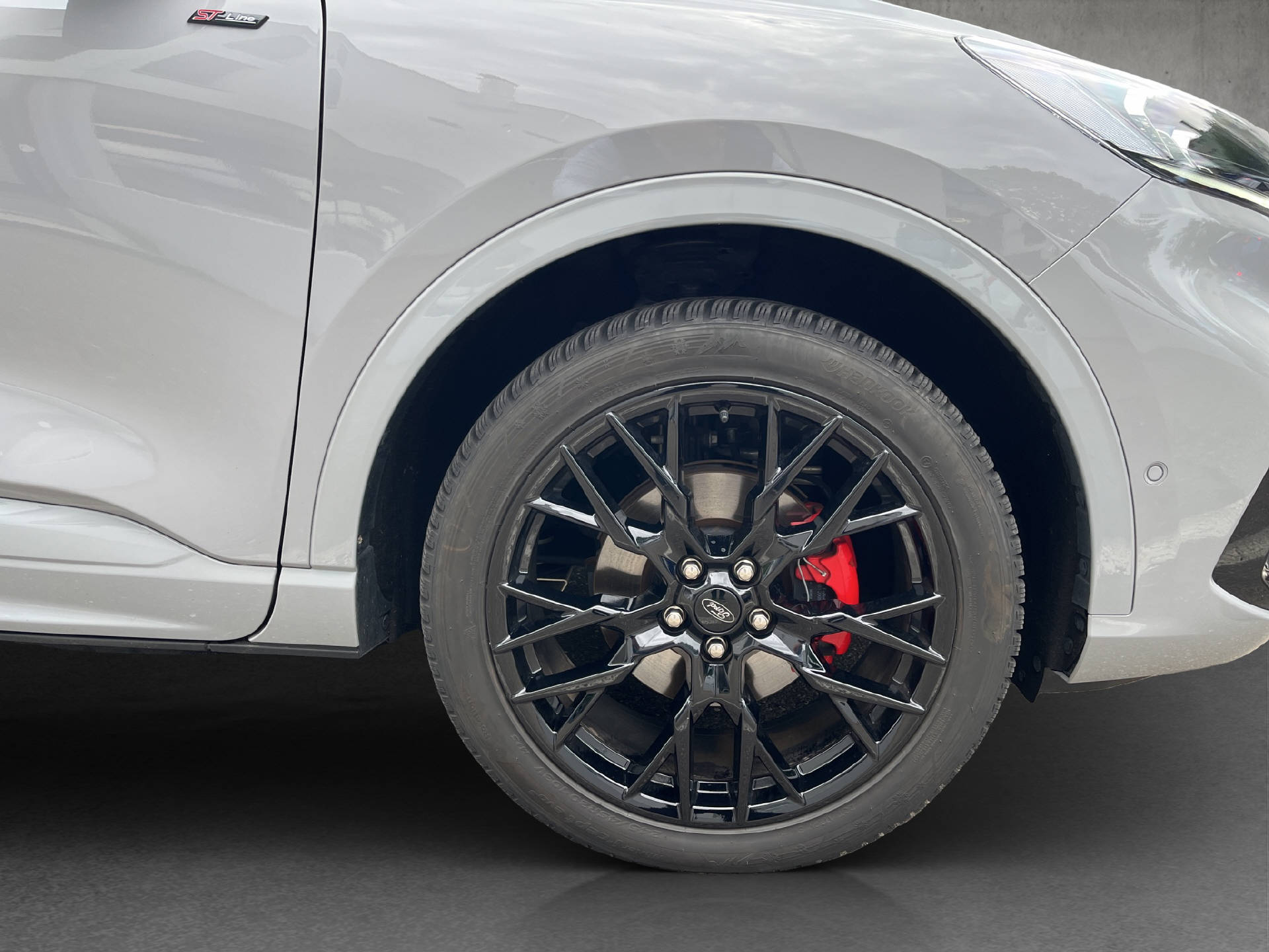 FORD Kuga 2.5 Plug-in Hybrid Graphite Tech Edition-image-25