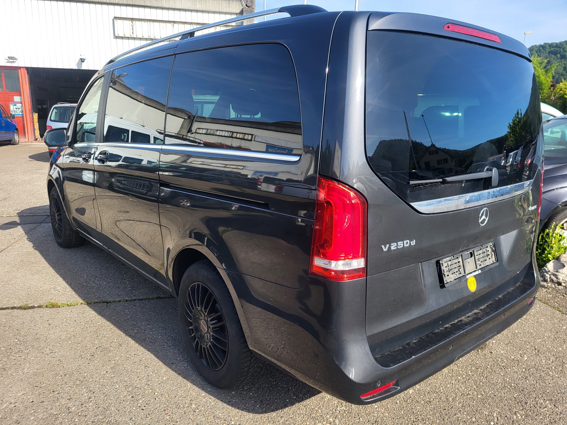 MERCEDES-BENZ V 250 d kompakt 4Matic 9G-Tronic-image-4