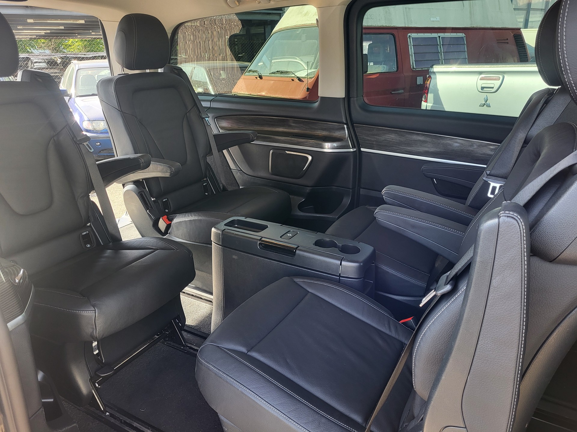 MERCEDES-BENZ V 250 d kompakt 4Matic 9G-Tronic-image-12