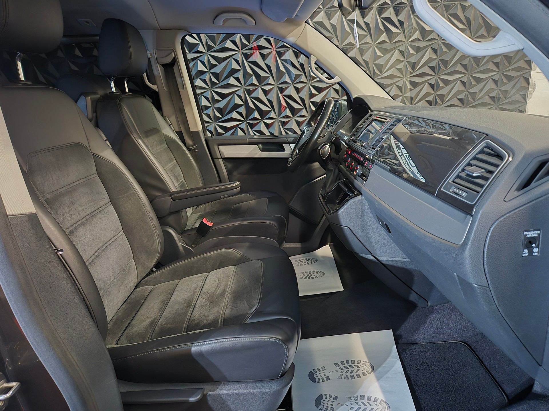 VW T6 Multivan 2.0 Bi-TDI Comfortline 4Motion DSG-image-17