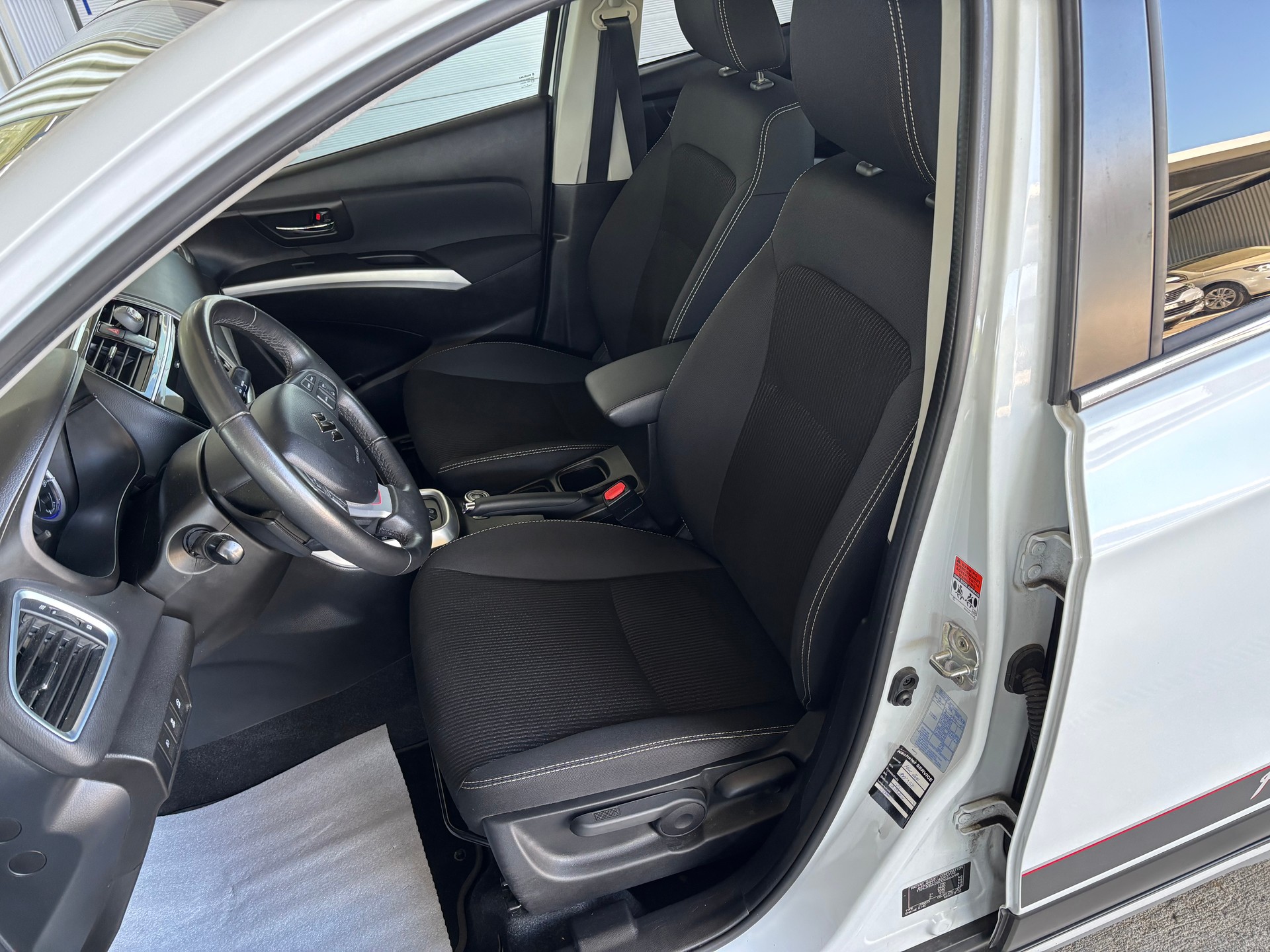 SUZUKI SX4 S-Cross 1.4 16V Piz Sulai 4WD Automatic-image-6
