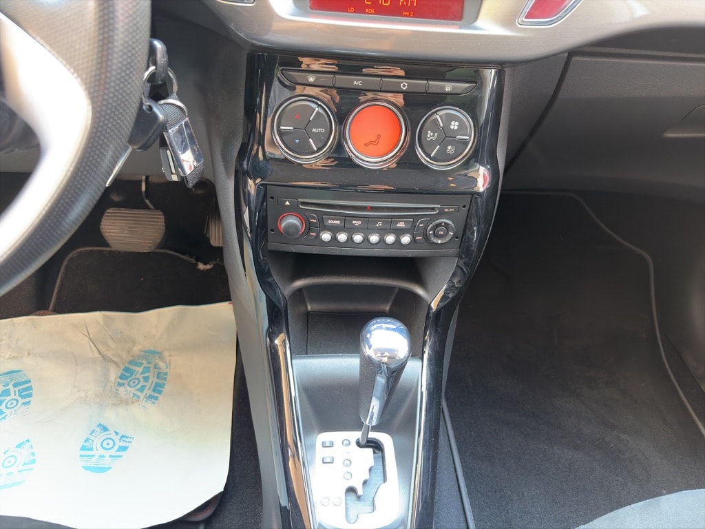 CITROEN C3 1.6i 16V Exclusive Automatic-image-13