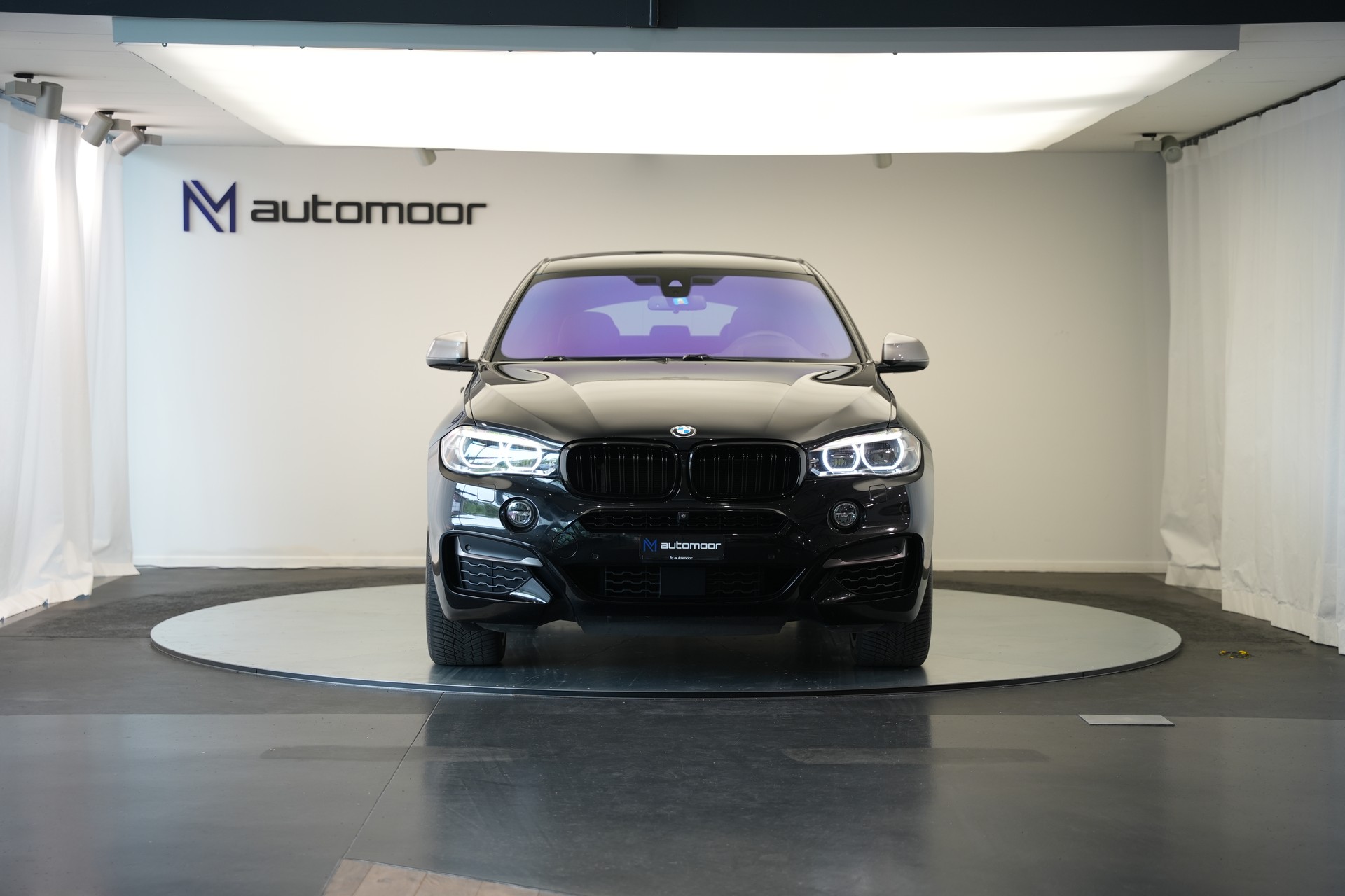 BMW X6 M50d Steptronic-showroom-element-1