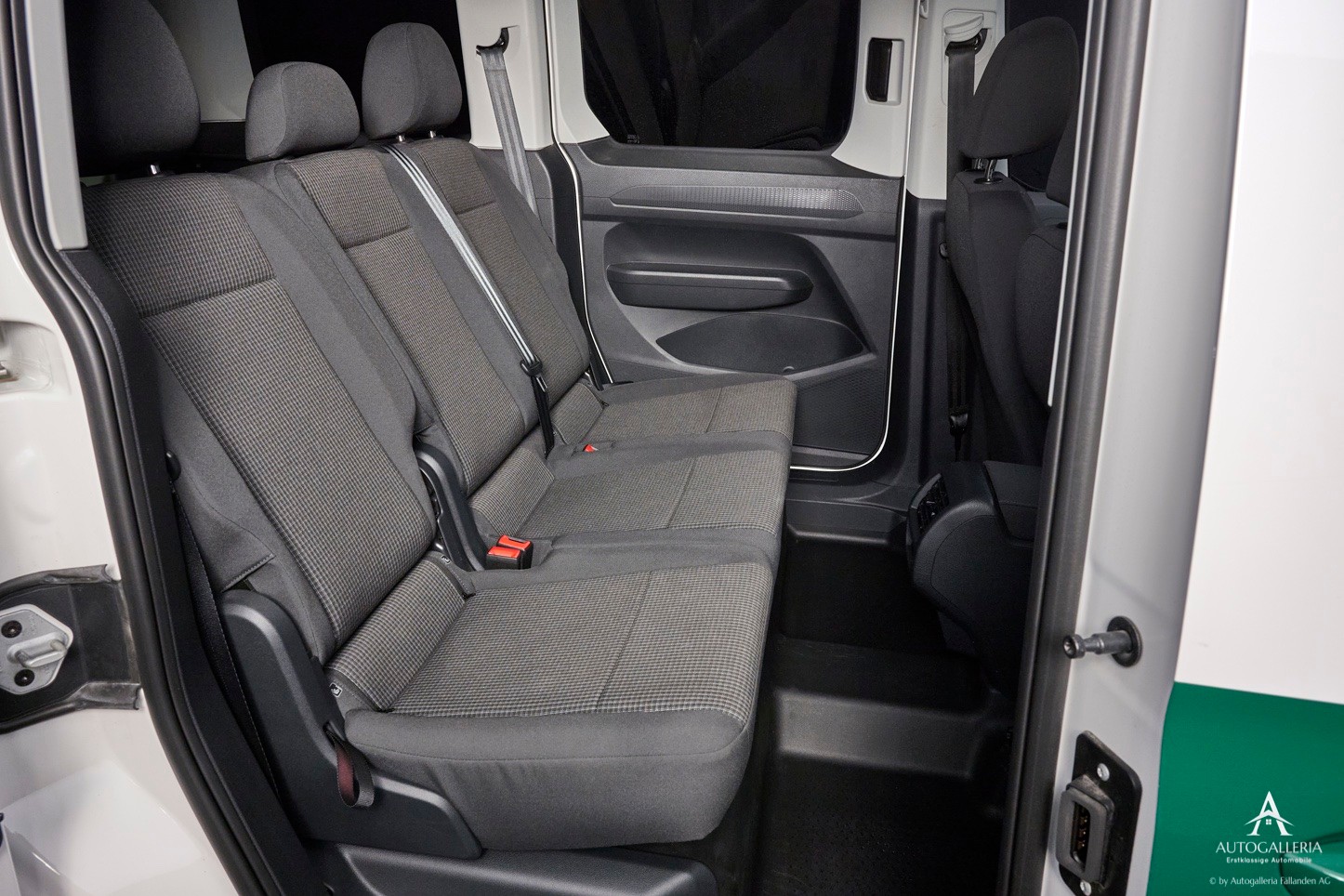 VW Caddy 2.0 TDI 4Motion Liberty-image-8