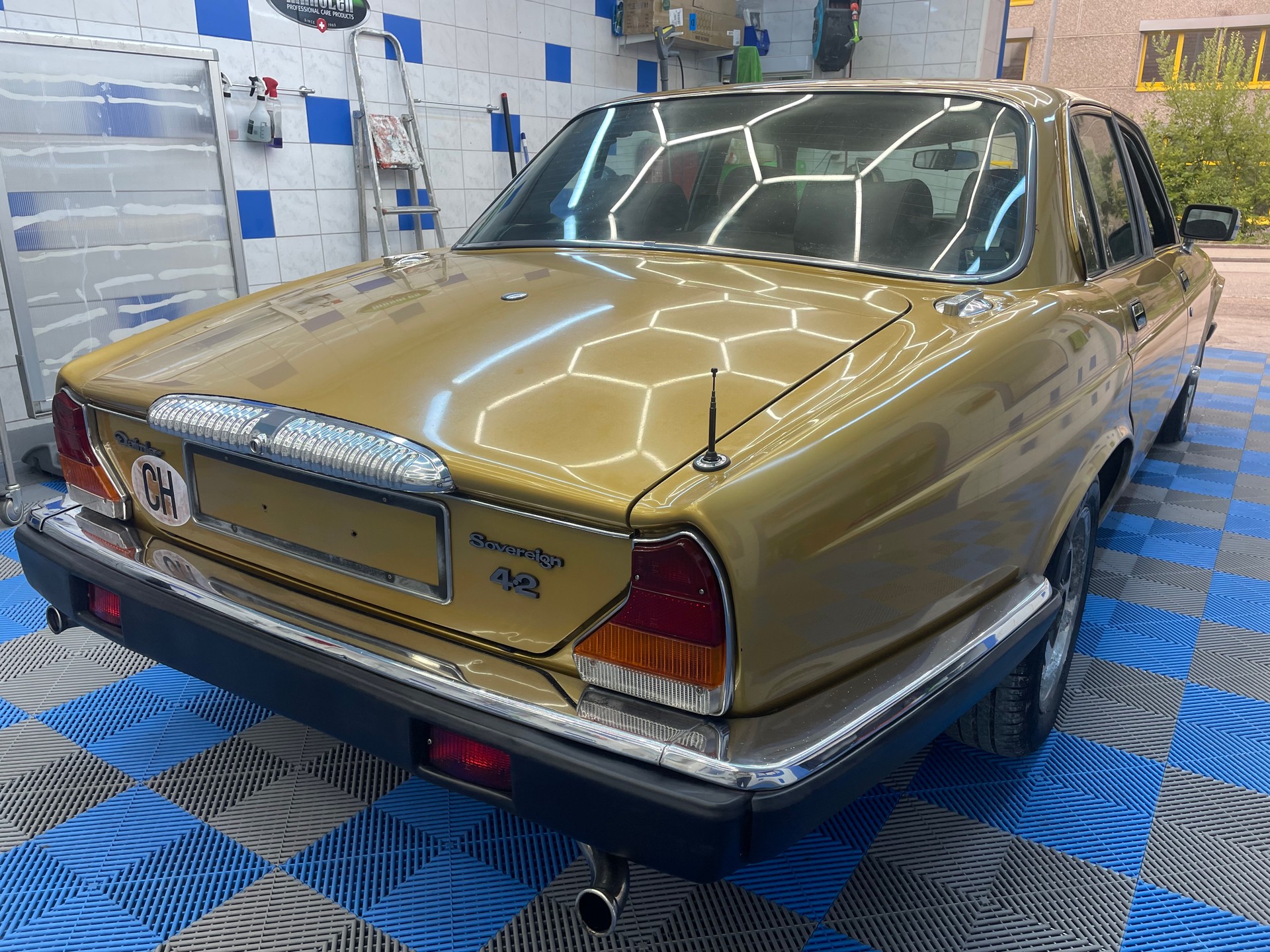 DAIMLER 4.2 Sovereign-image-2