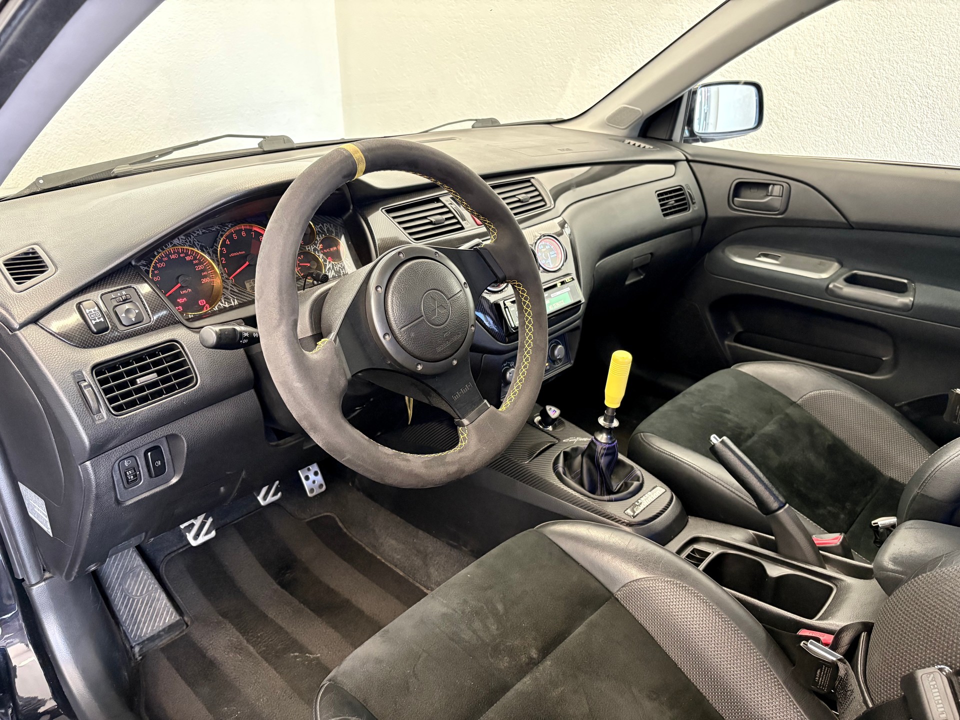MITSUBISHI EVO IX-image-16